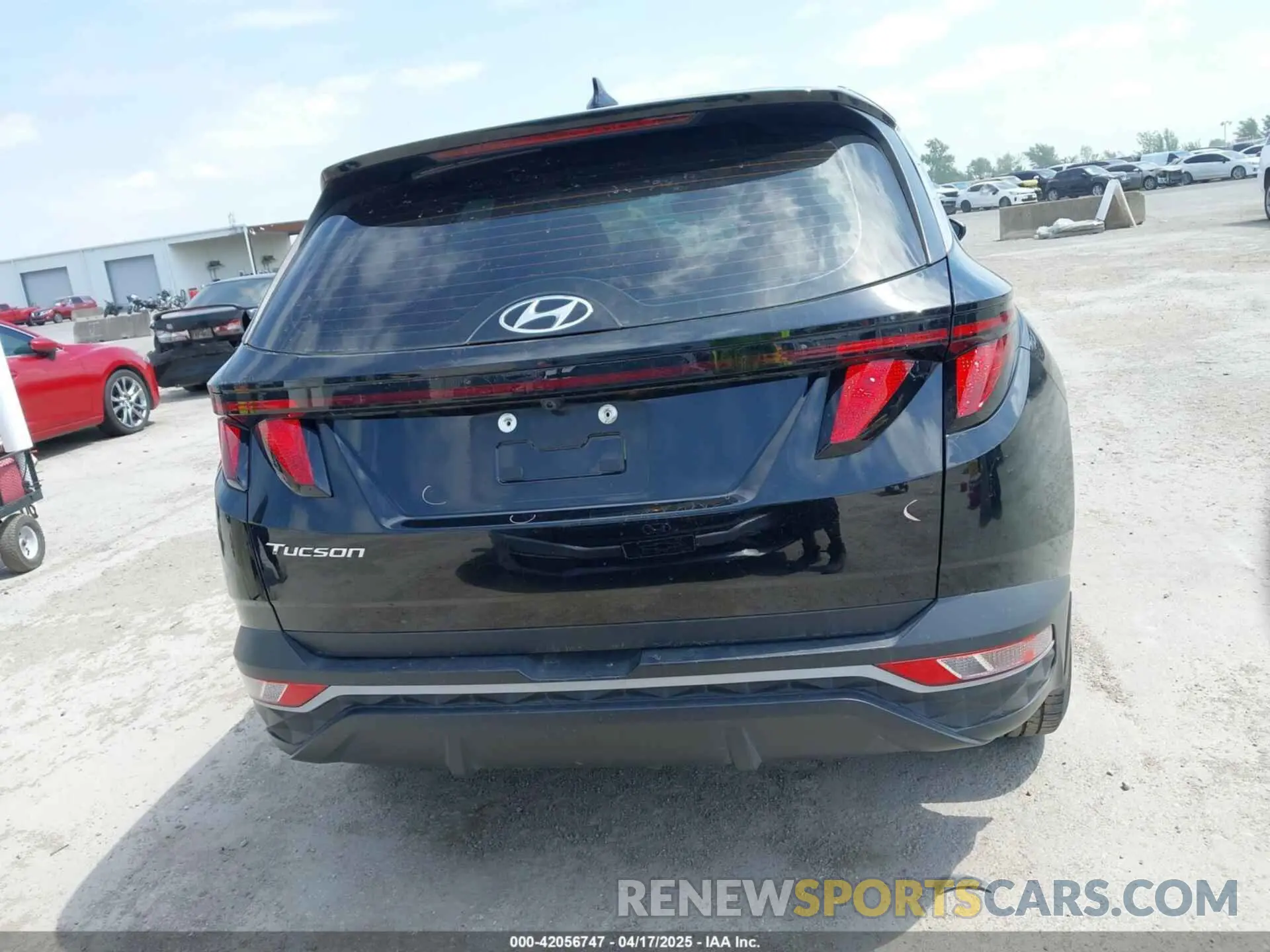 16 Photograph of a damaged car 5NMJA3AE9PH173474 HYUNDAI TUCSON 2023