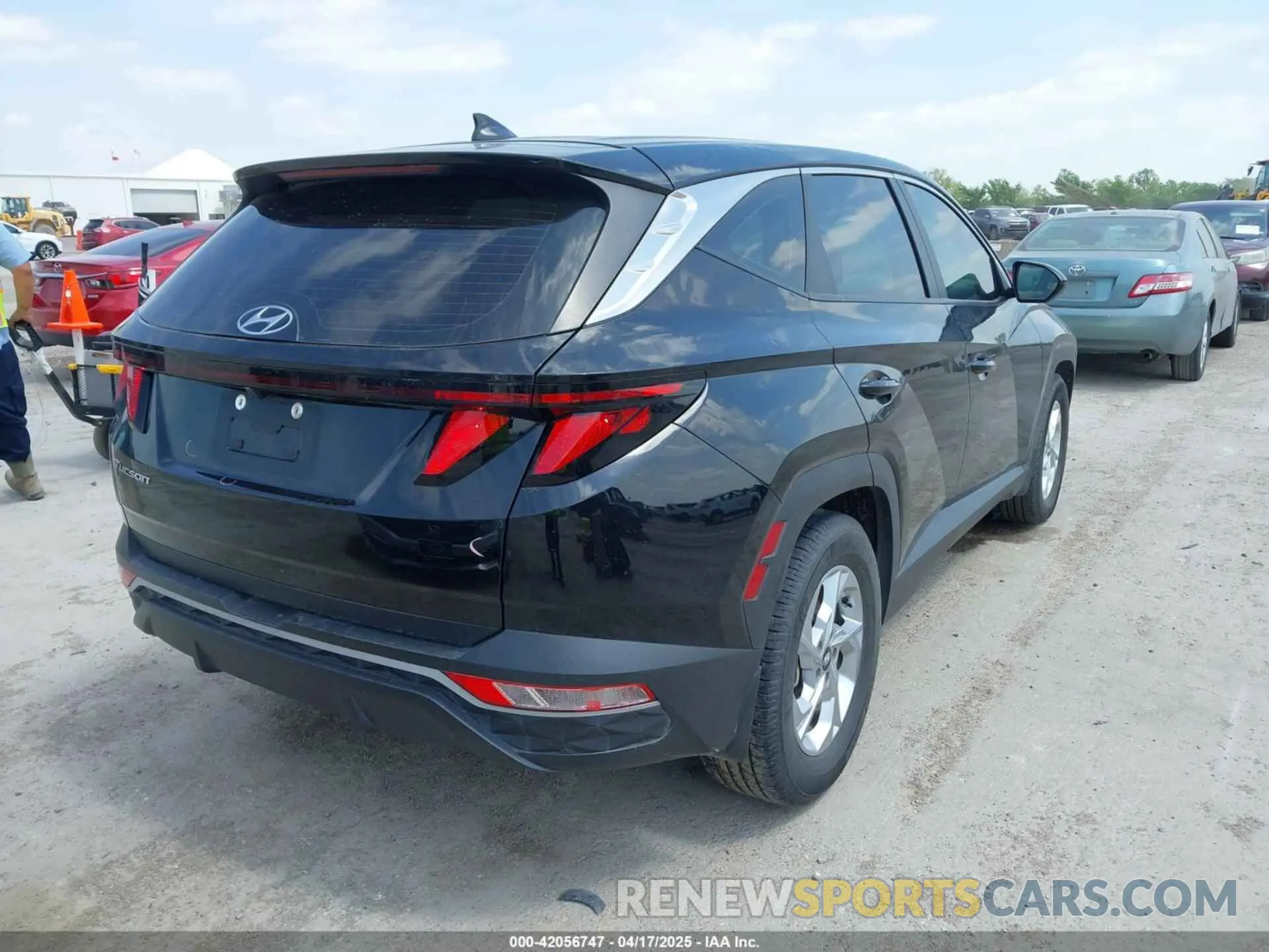 4 Photograph of a damaged car 5NMJA3AE9PH173474 HYUNDAI TUCSON 2023