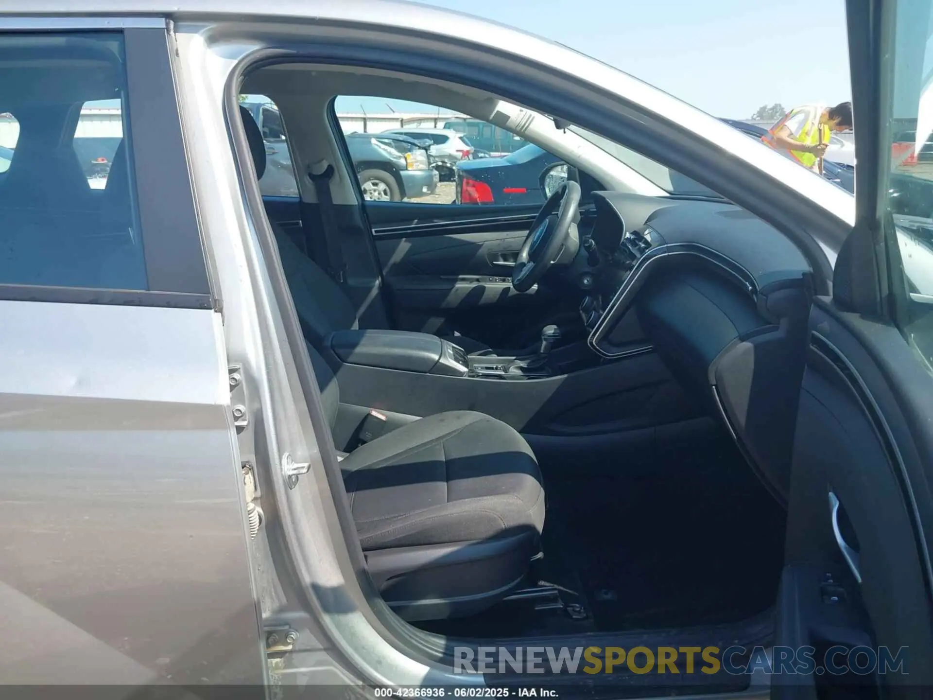 5 Photograph of a damaged car 5NMJA3AE9PH251641 HYUNDAI TUCSON 2023