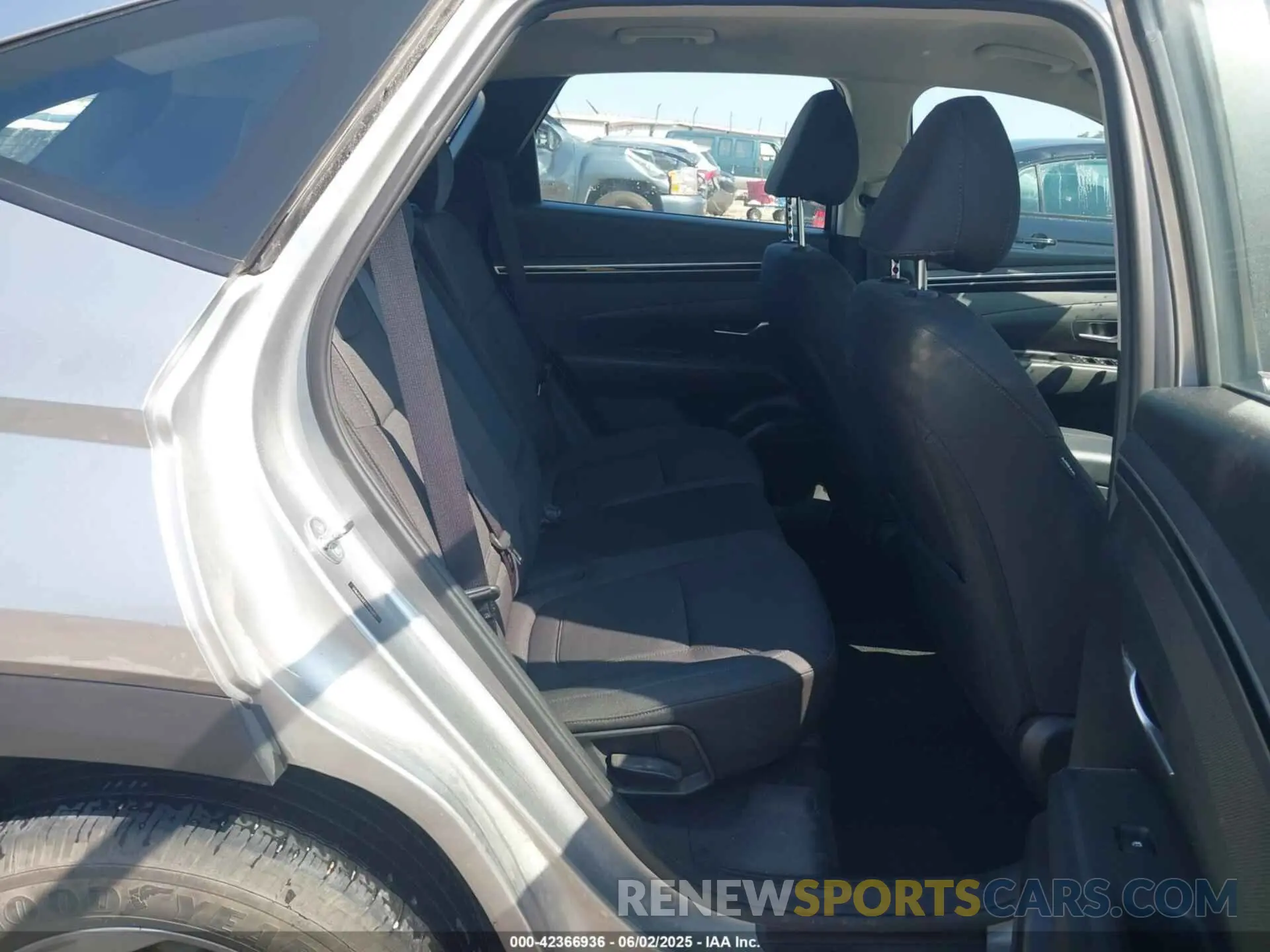 8 Photograph of a damaged car 5NMJA3AE9PH251641 HYUNDAI TUCSON 2023