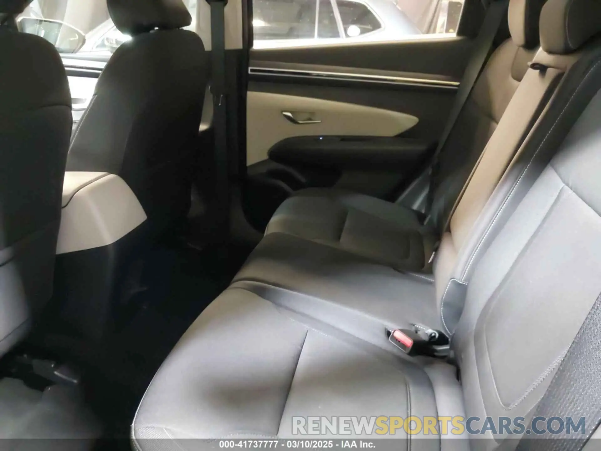 8 Photograph of a damaged car 5NMJACAE0PH208161 HYUNDAI TUCSON 2023
