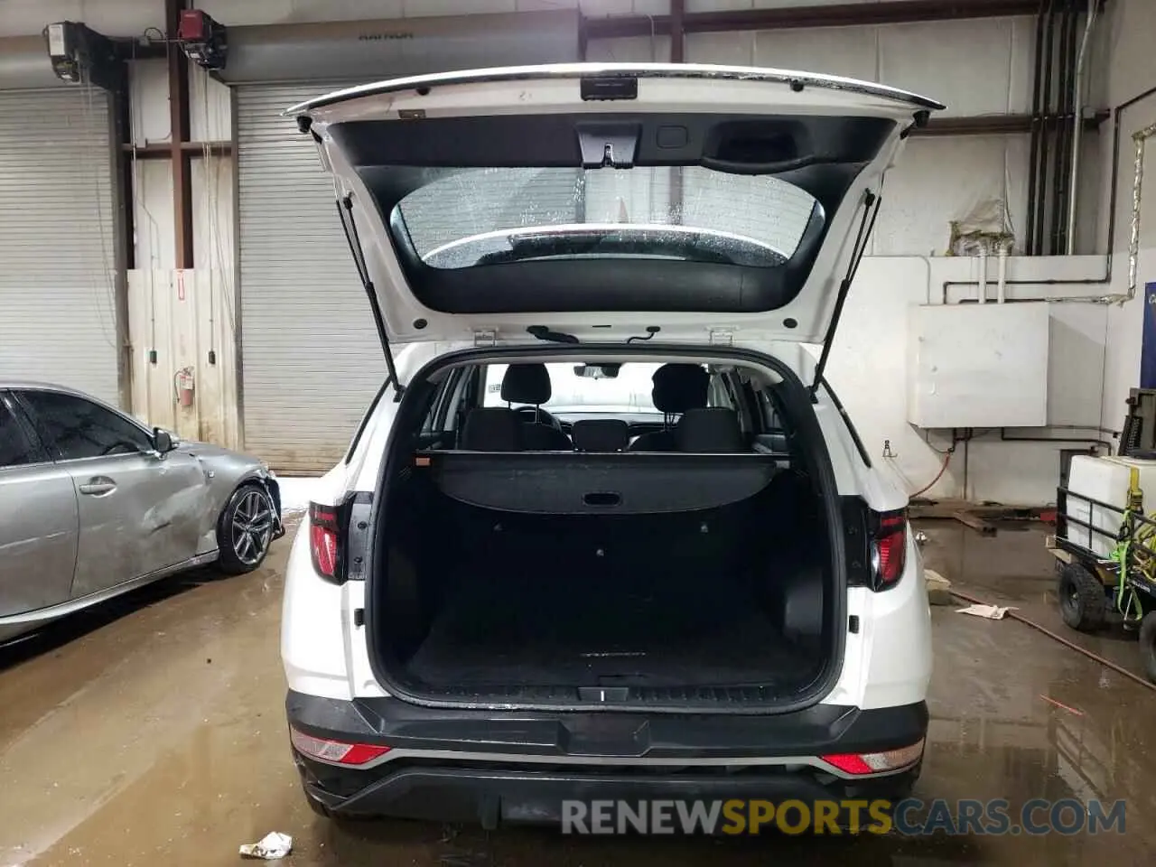 6 Photograph of a damaged car 5NMJACAE5PH235680 HYUNDAI TUCSON 2023