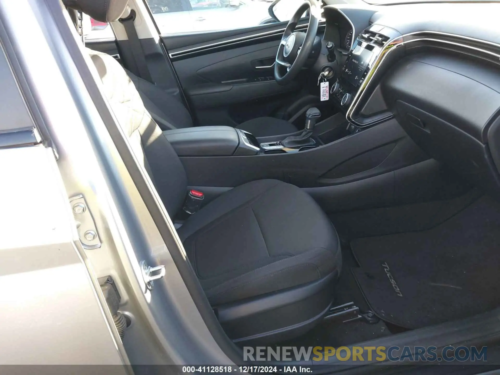 5 Photograph of a damaged car 5NMJACAE5PH235808 HYUNDAI TUCSON 2023
