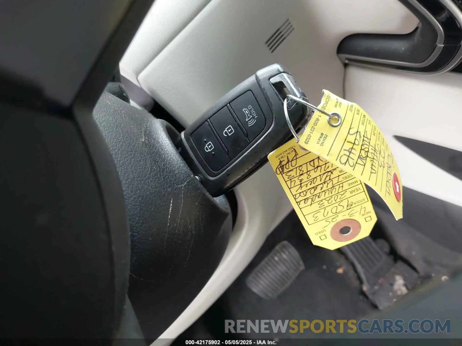 11 Photograph of a damaged car 5NMJACAE6PH176834 HYUNDAI TUCSON 2023