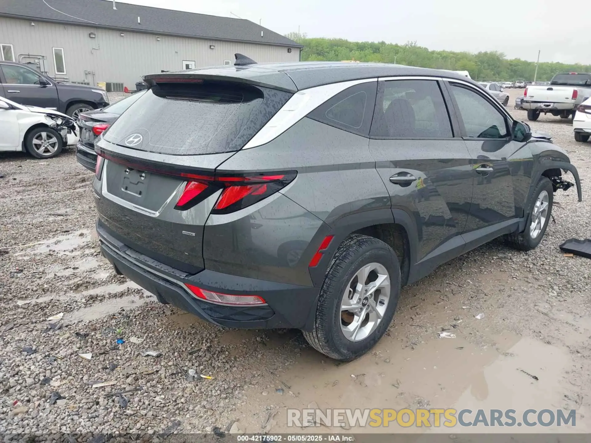 4 Photograph of a damaged car 5NMJACAE6PH176834 HYUNDAI TUCSON 2023