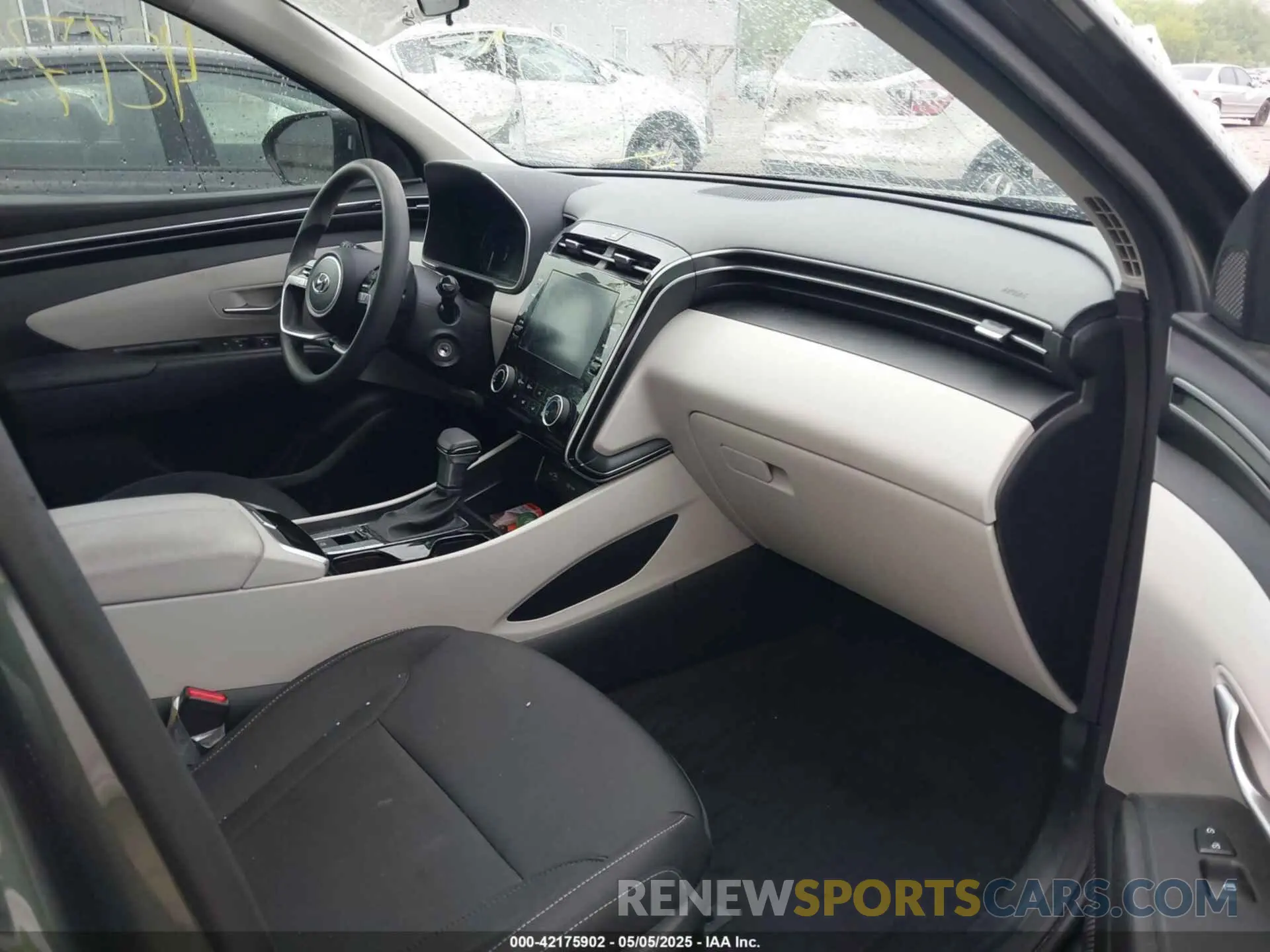 5 Photograph of a damaged car 5NMJACAE6PH176834 HYUNDAI TUCSON 2023