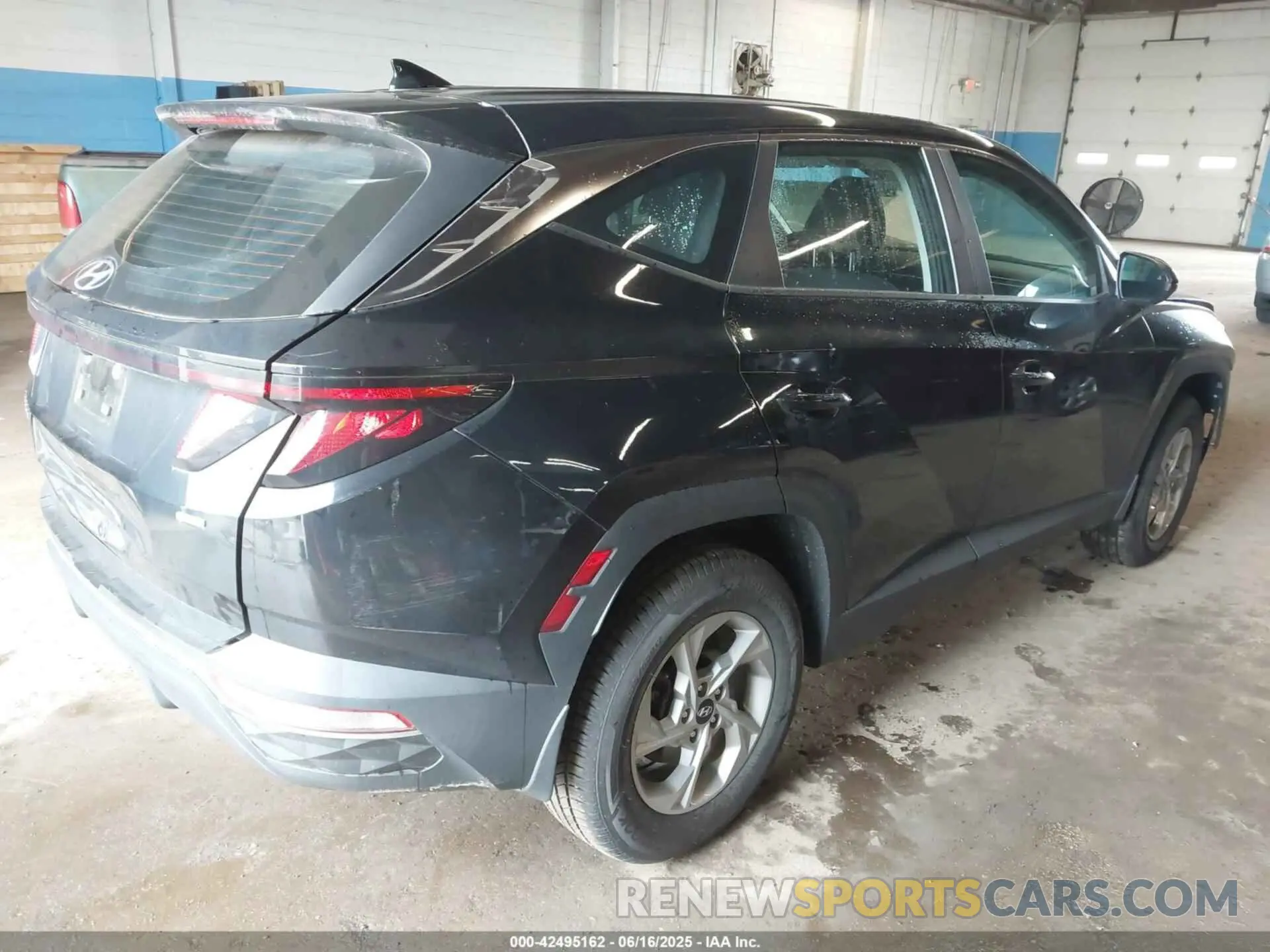 4 Photograph of a damaged car 5NMJACAE7PH165230 HYUNDAI TUCSON 2023
