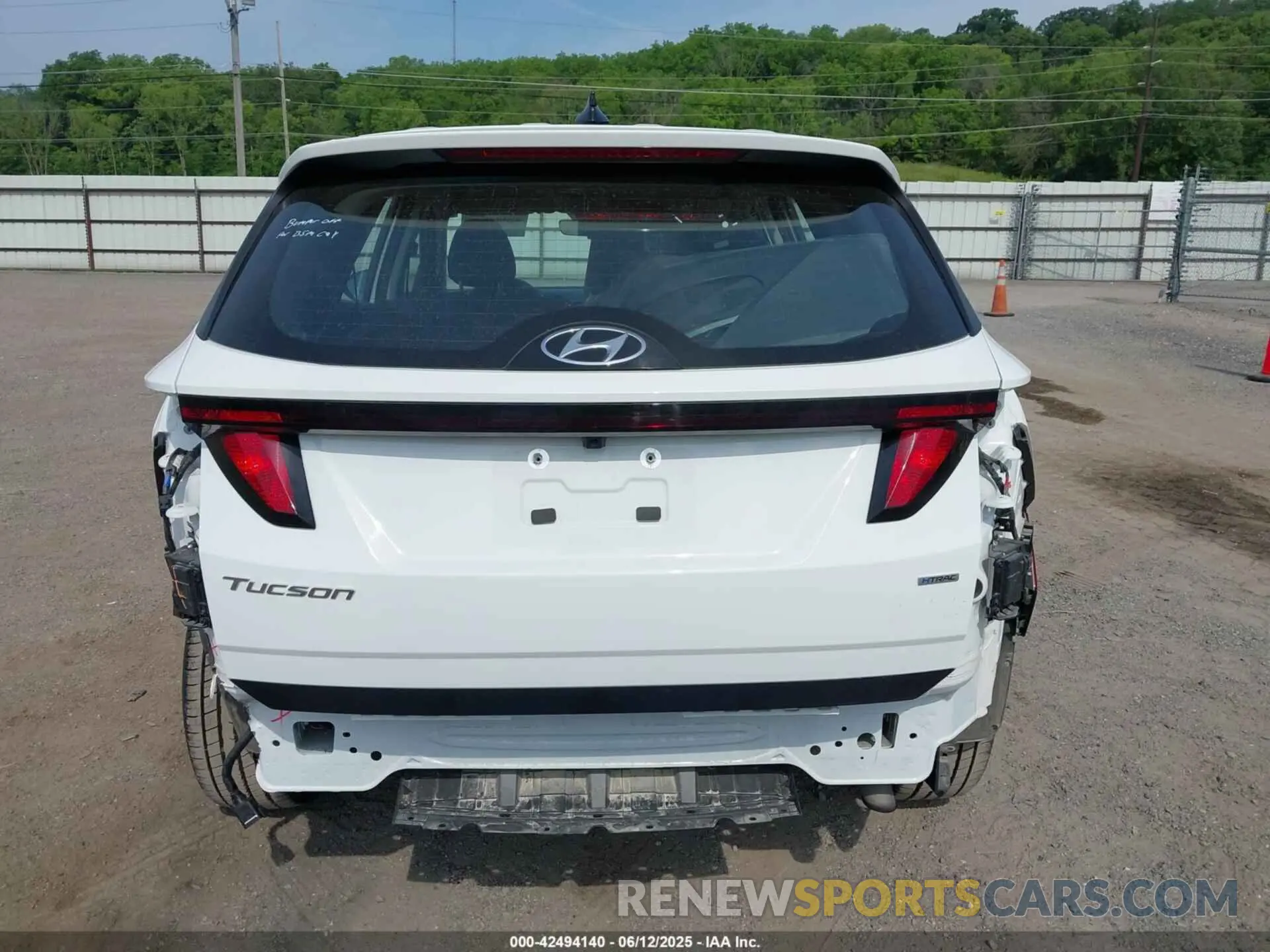 16 Photograph of a damaged car 5NMJACAE7PH249970 HYUNDAI TUCSON 2023