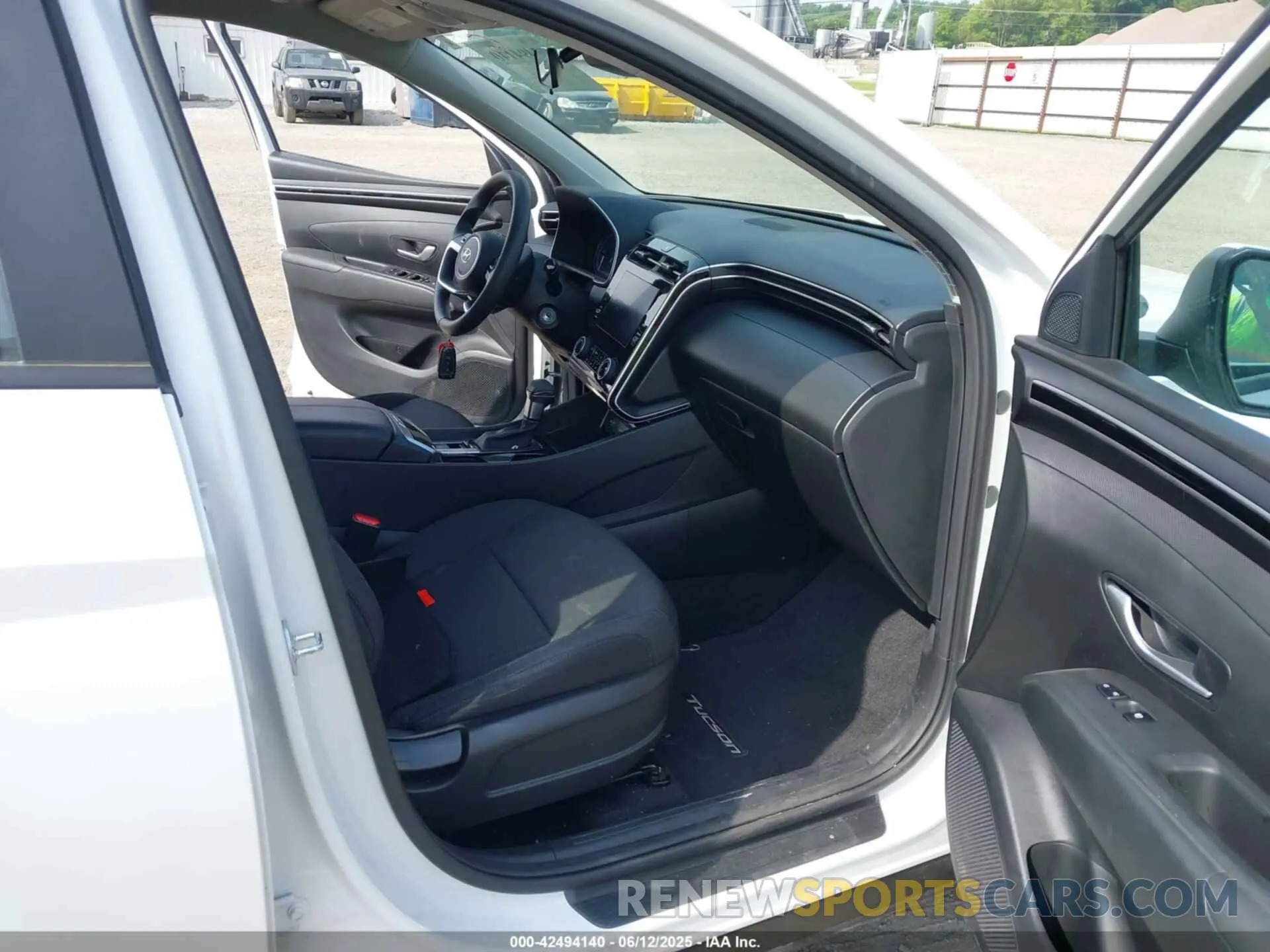 5 Photograph of a damaged car 5NMJACAE7PH249970 HYUNDAI TUCSON 2023