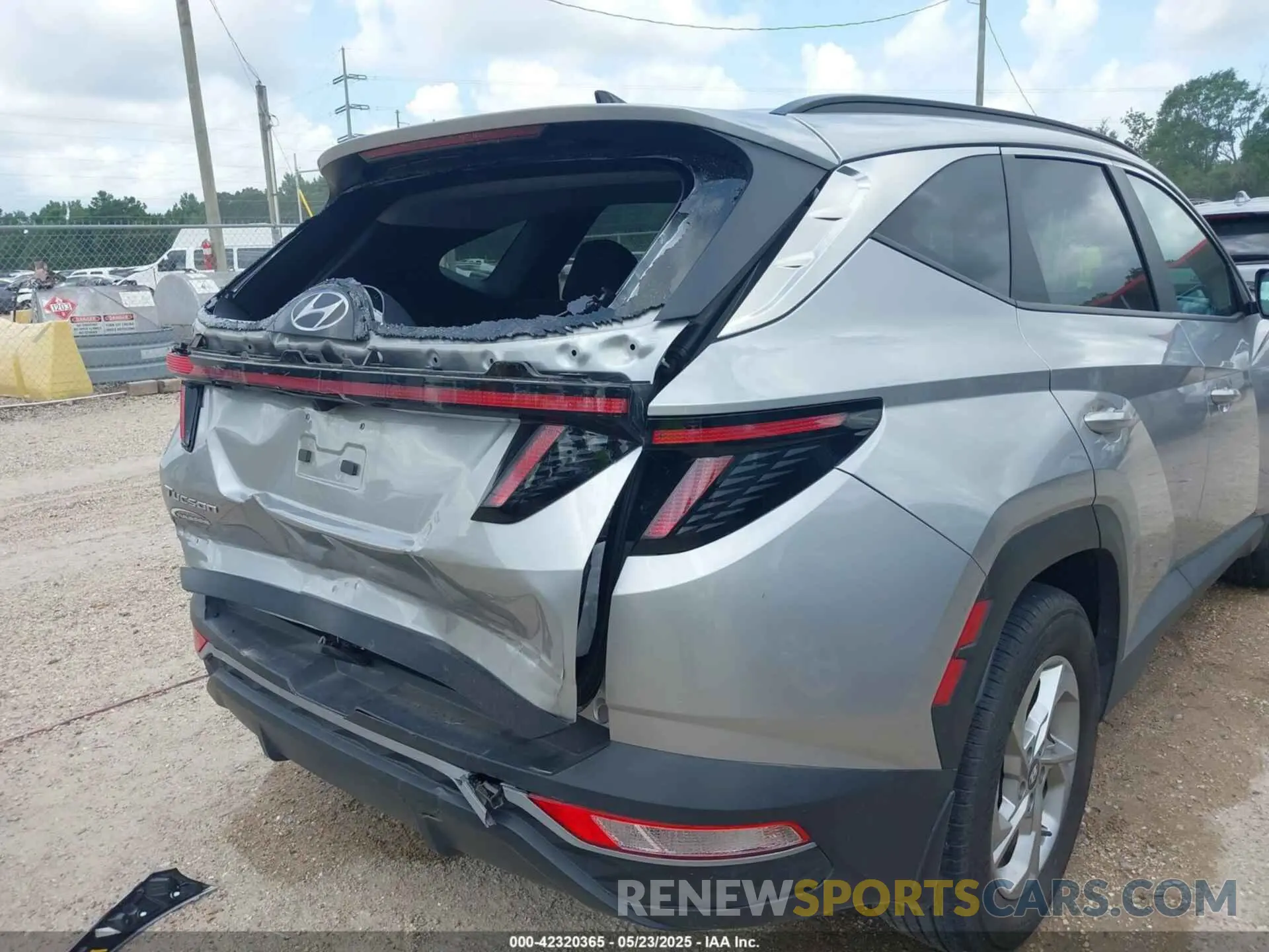 6 Photograph of a damaged car 5NMJB3AE0PH186093 HYUNDAI TUCSON 2023