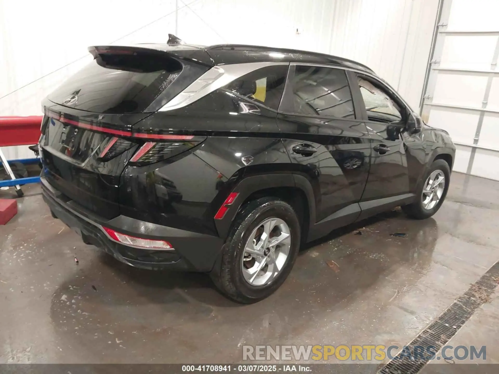 4 Photograph of a damaged car 5NMJB3AE0PH249340 HYUNDAI TUCSON 2023