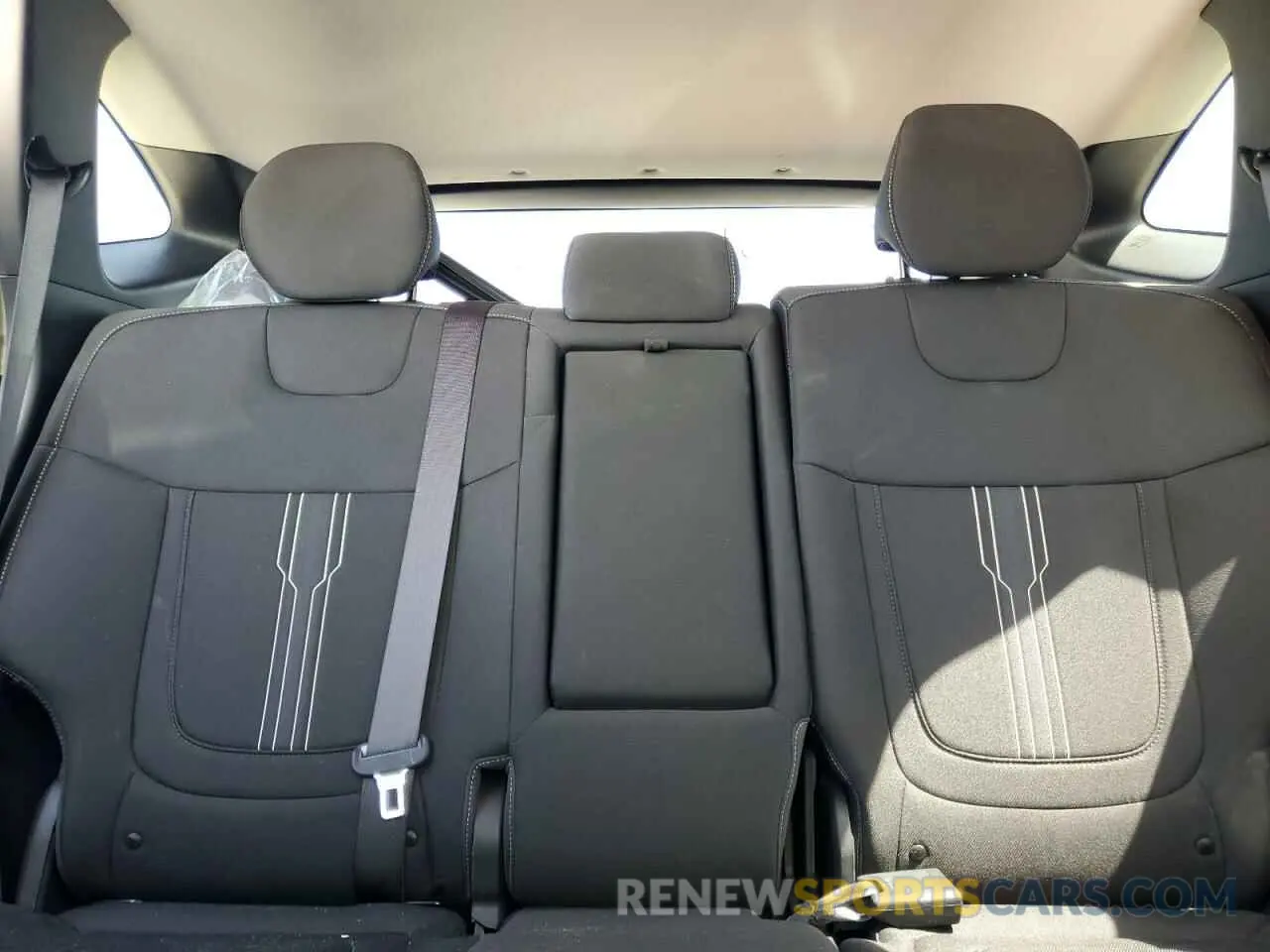 10 Photograph of a damaged car 5NMJB3AE1PH240887 HYUNDAI TUCSON 2023