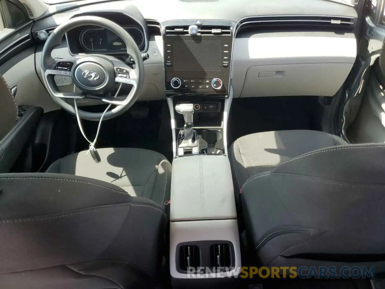 8 Photograph of a damaged car 5NMJB3AE1PH240887 HYUNDAI TUCSON 2023