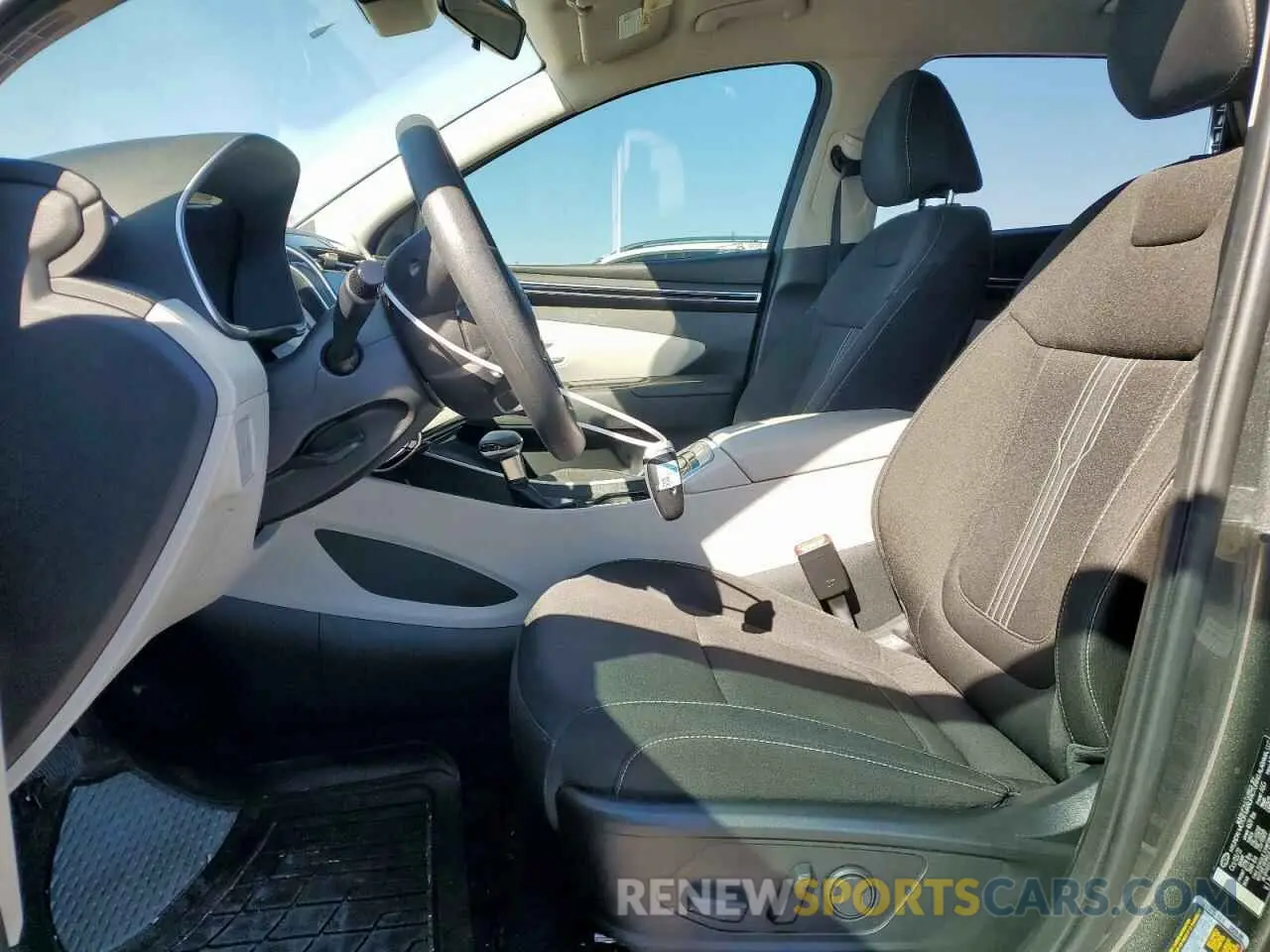 7 Photograph of a damaged car 5NMJB3AE2PH183342 HYUNDAI TUCSON 2023