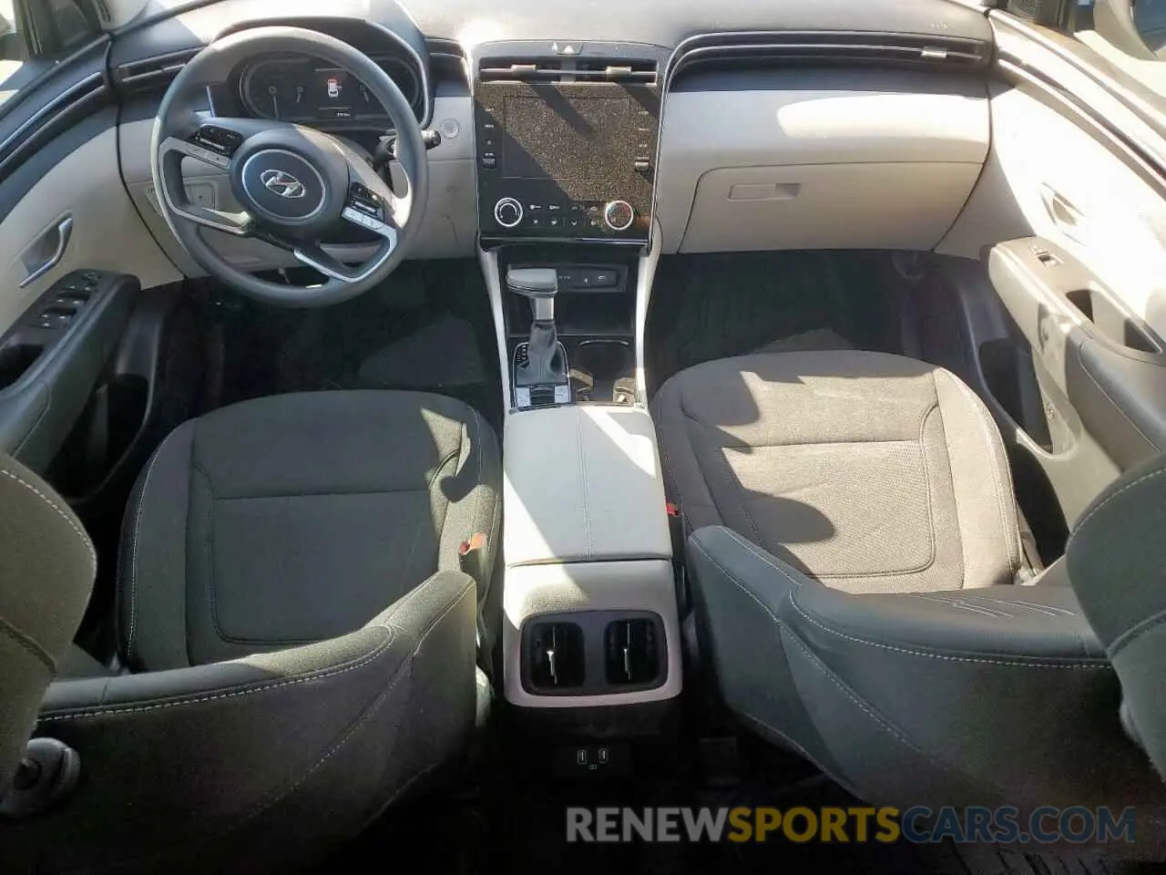 8 Photograph of a damaged car 5NMJB3AE2PH183342 HYUNDAI TUCSON 2023
