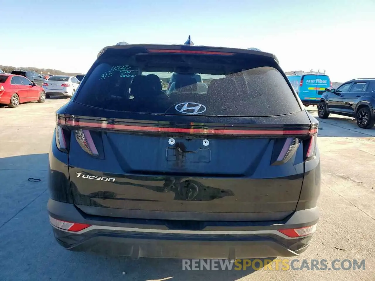 6 Photograph of a damaged car 5NMJB3AE2PH239537 HYUNDAI TUCSON 2023