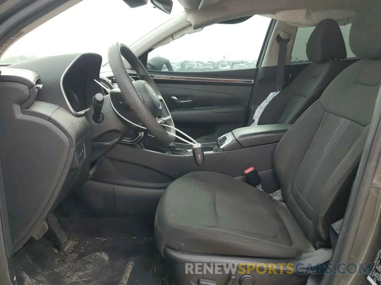 7 Photograph of a damaged car 5NMJB3AE3PH205929 HYUNDAI TUCSON 2023