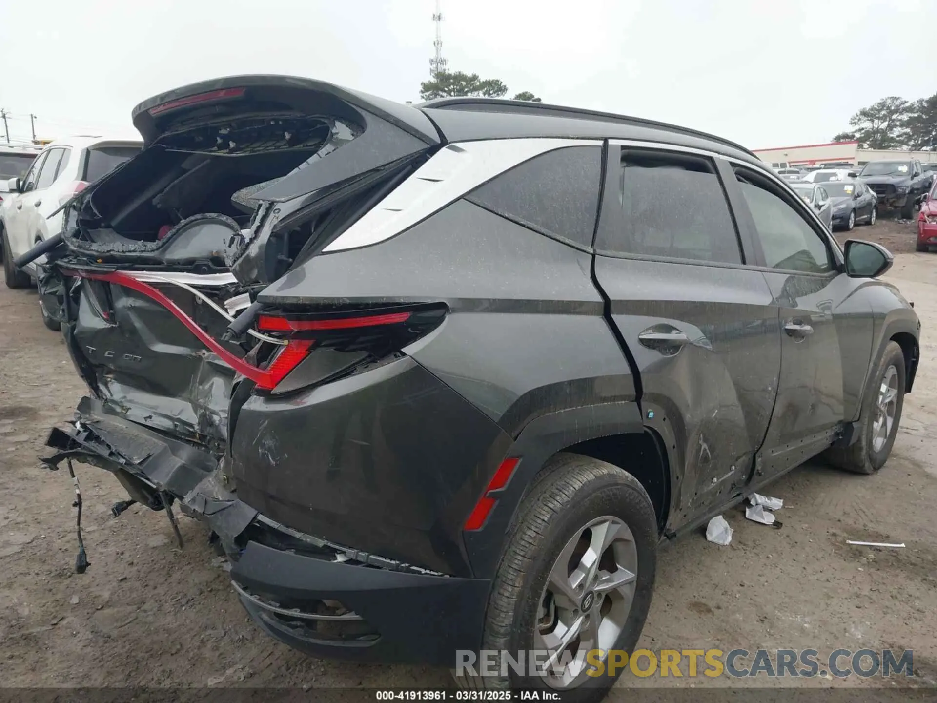 4 Photograph of a damaged car 5NMJB3AE3PH244441 HYUNDAI TUCSON 2023