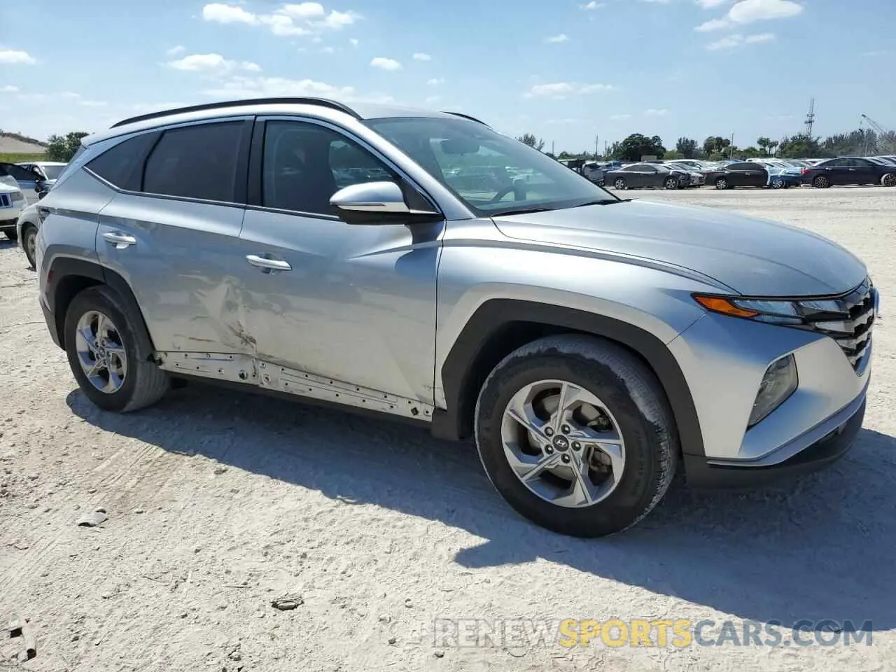 4 Photograph of a damaged car 5NMJB3AE5PH178992 HYUNDAI TUCSON 2023