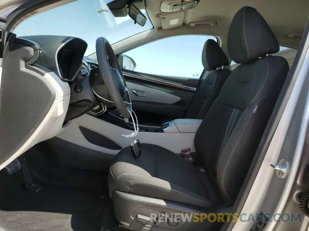 7 Photograph of a damaged car 5NMJB3AE5PH178992 HYUNDAI TUCSON 2023