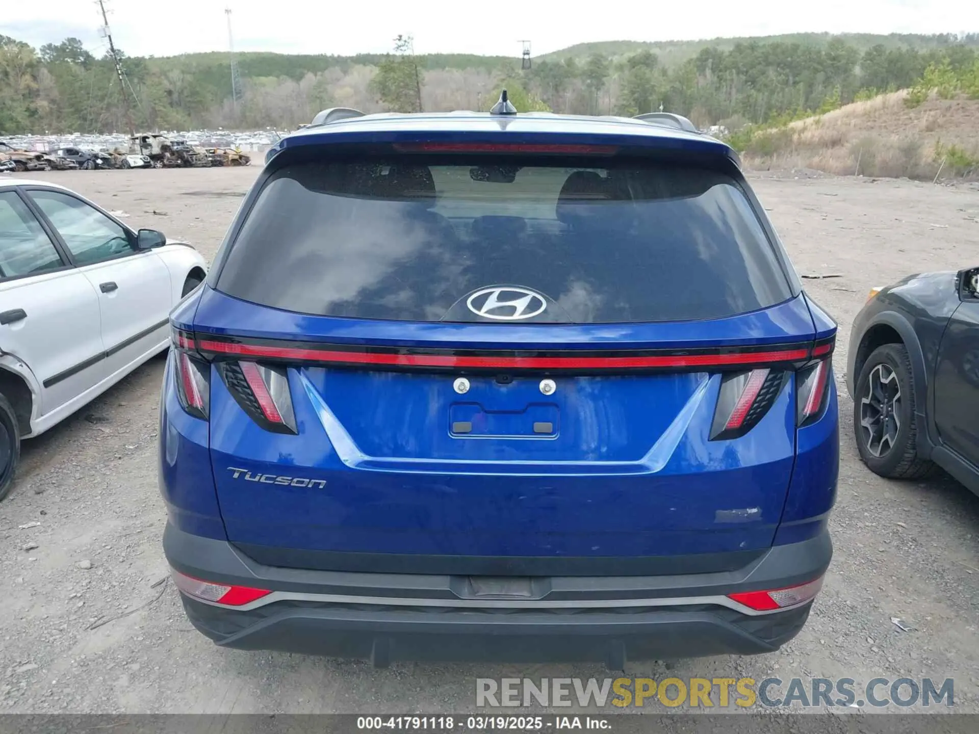 16 Photograph of a damaged car 5NMJB3AE5PH244408 HYUNDAI TUCSON 2023