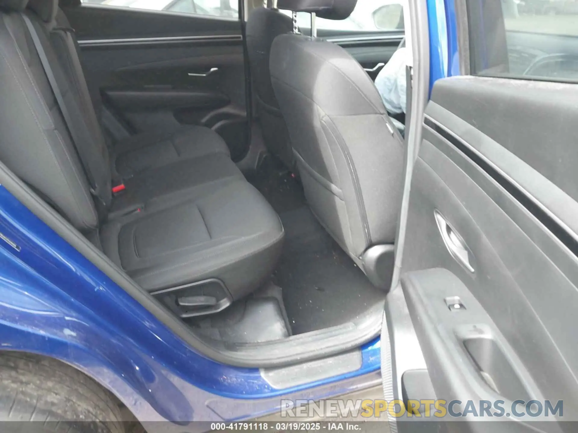 8 Photograph of a damaged car 5NMJB3AE5PH244408 HYUNDAI TUCSON 2023