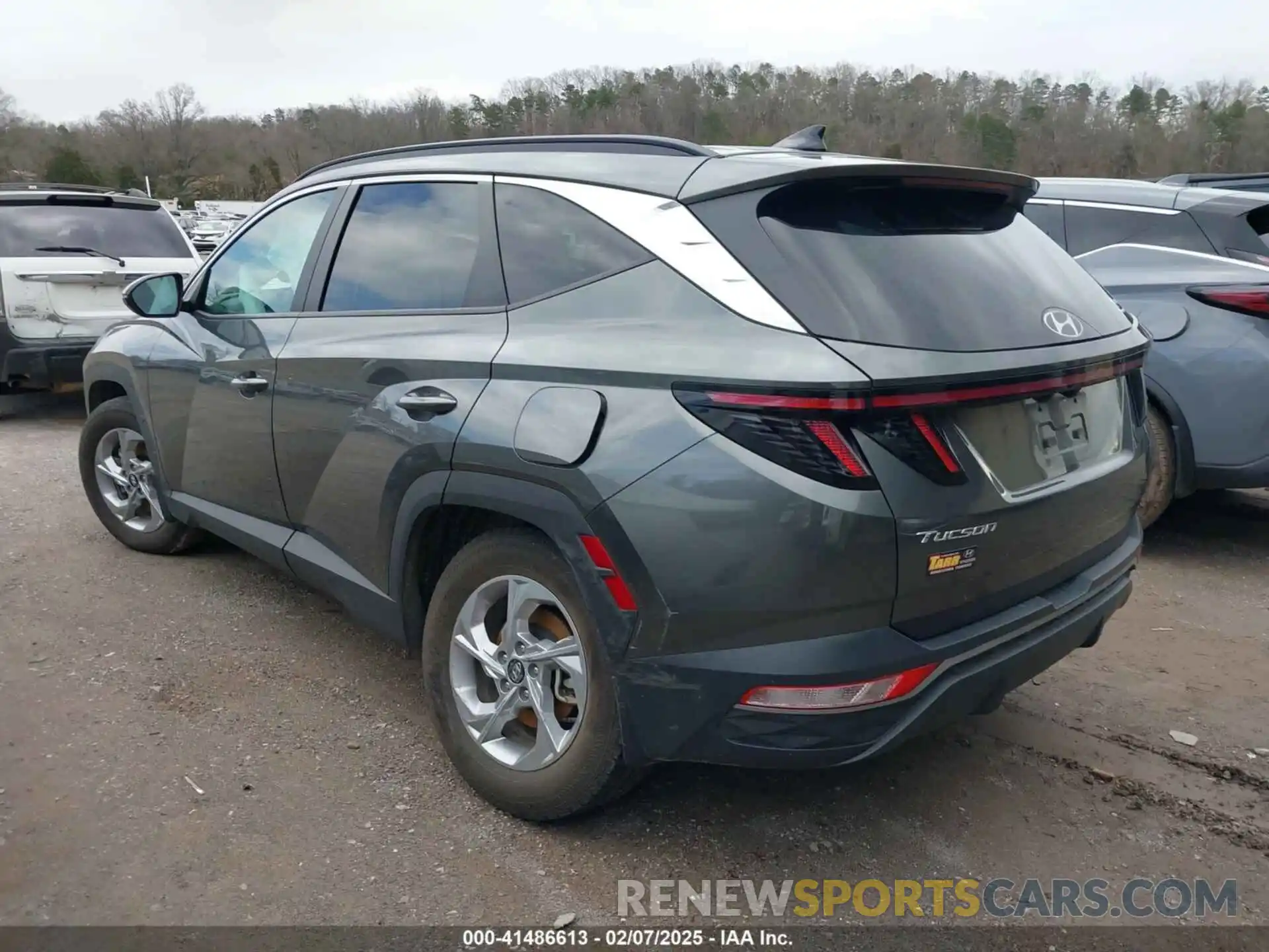 3 Photograph of a damaged car 5NMJB3AE5PH271480 HYUNDAI TUCSON 2023