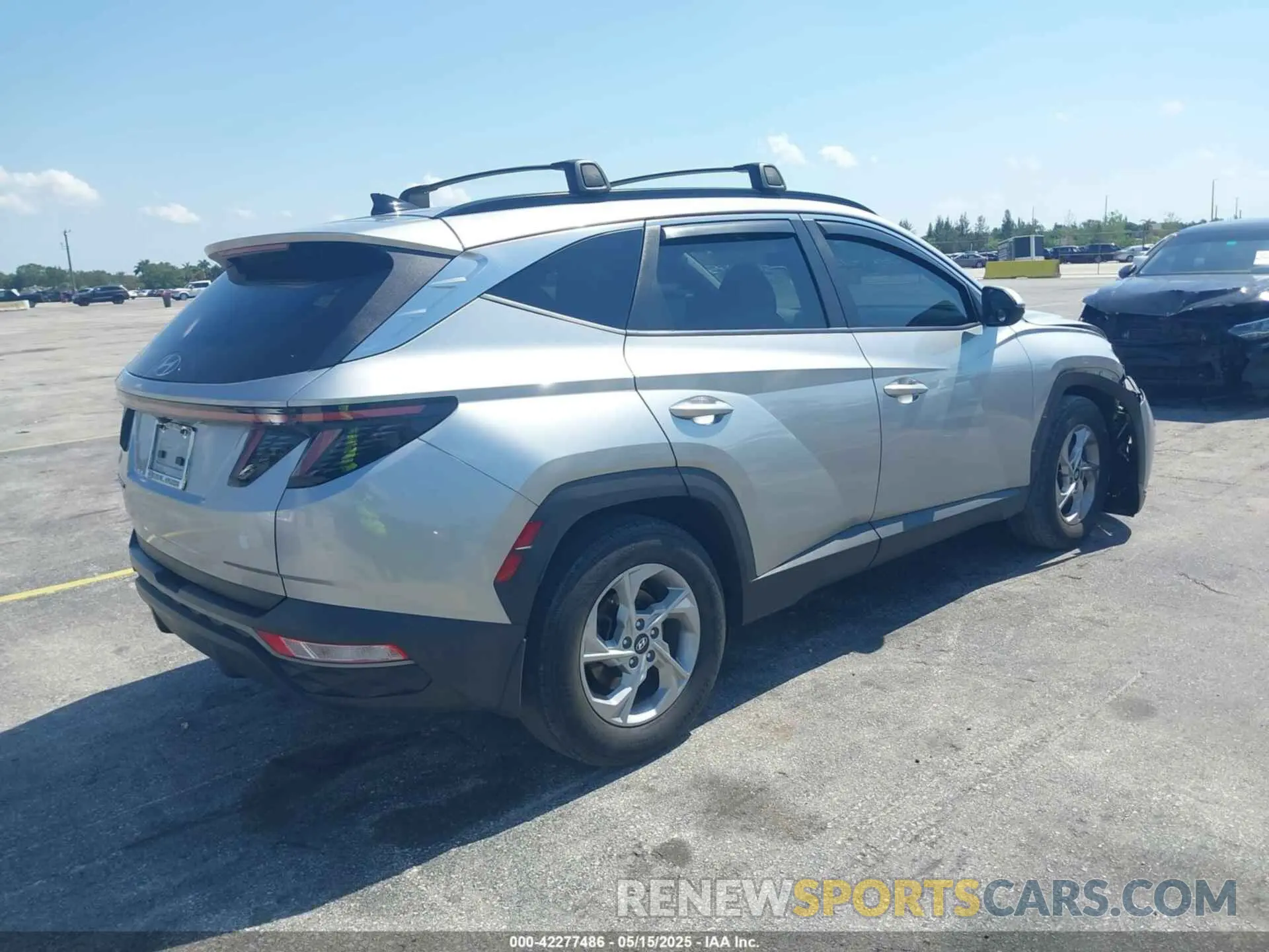 4 Photograph of a damaged car 5NMJB3AE6PH218612 HYUNDAI TUCSON 2023