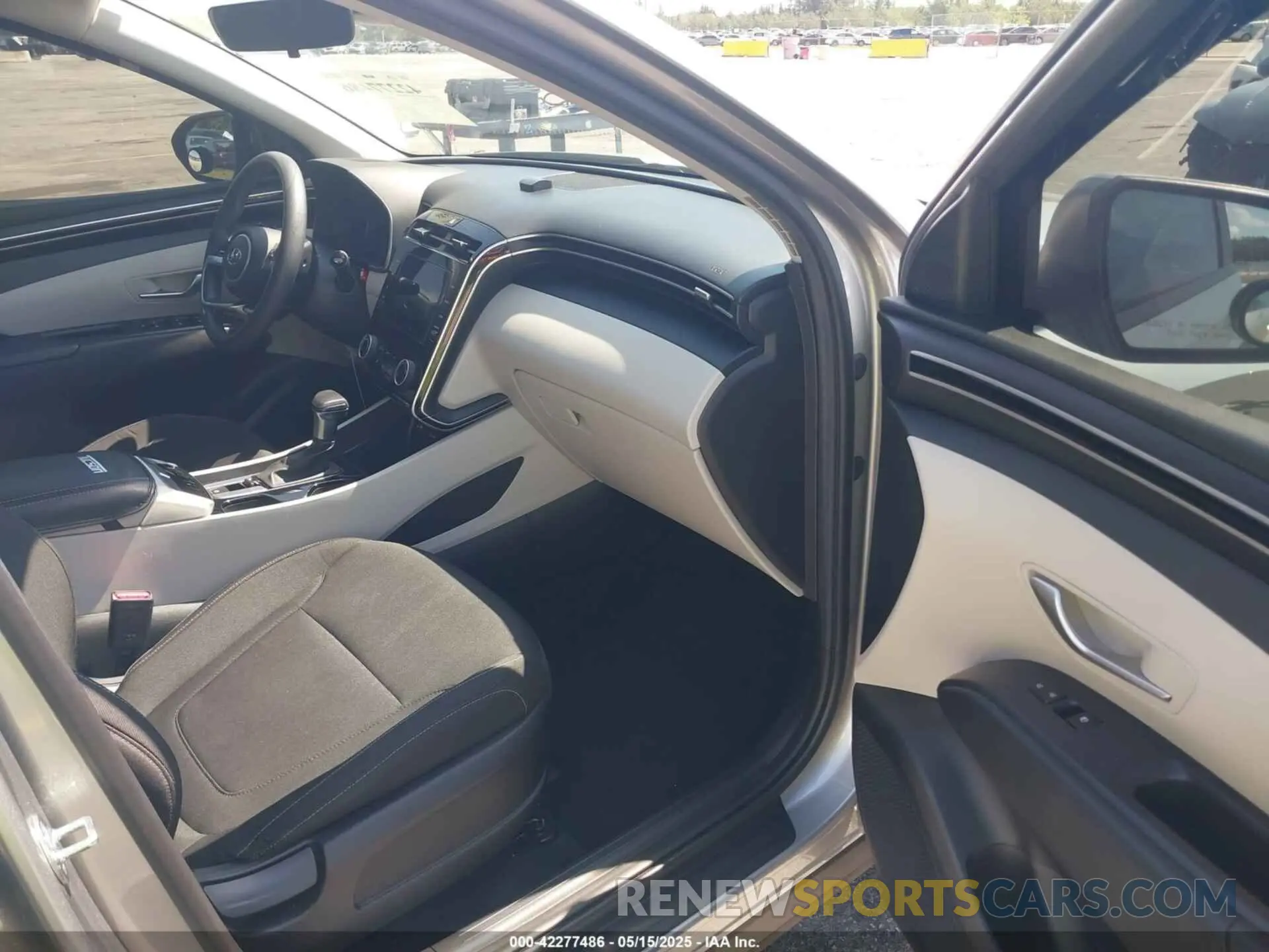 5 Photograph of a damaged car 5NMJB3AE6PH218612 HYUNDAI TUCSON 2023