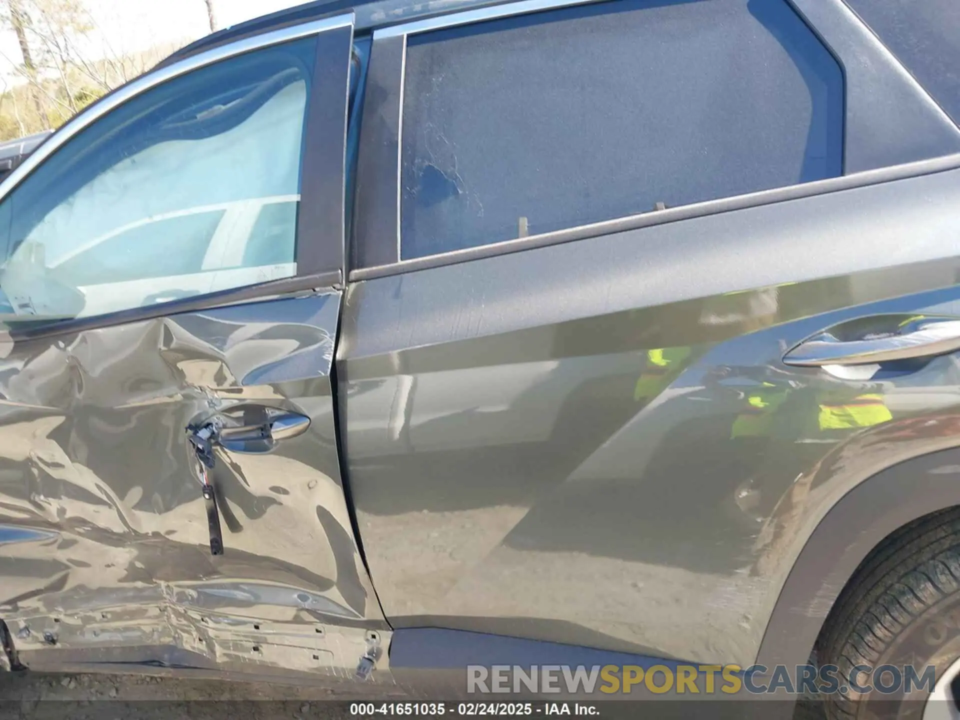 14 Photograph of a damaged car 5NMJB3AE6PH236995 HYUNDAI TUCSON 2023