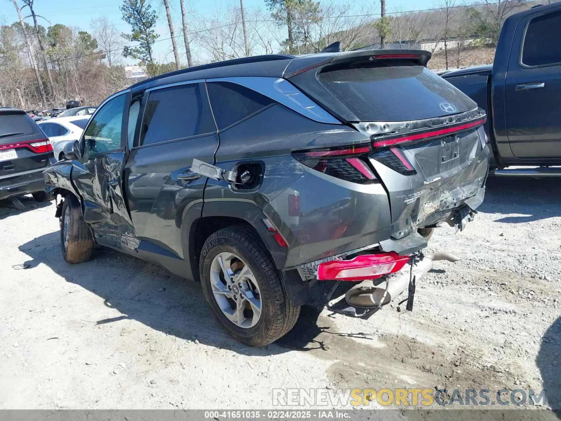 3 Photograph of a damaged car 5NMJB3AE6PH236995 HYUNDAI TUCSON 2023
