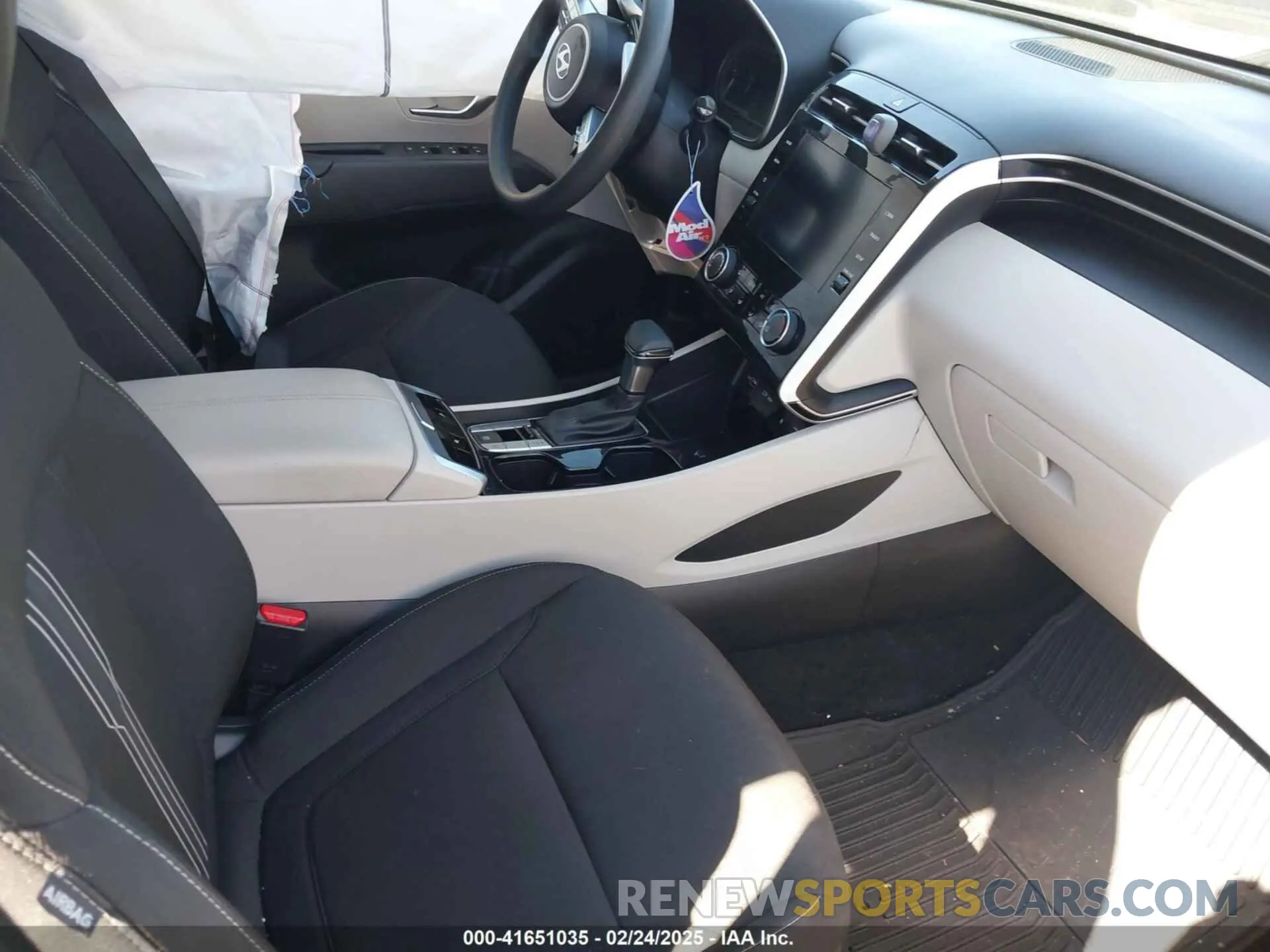 5 Photograph of a damaged car 5NMJB3AE6PH236995 HYUNDAI TUCSON 2023