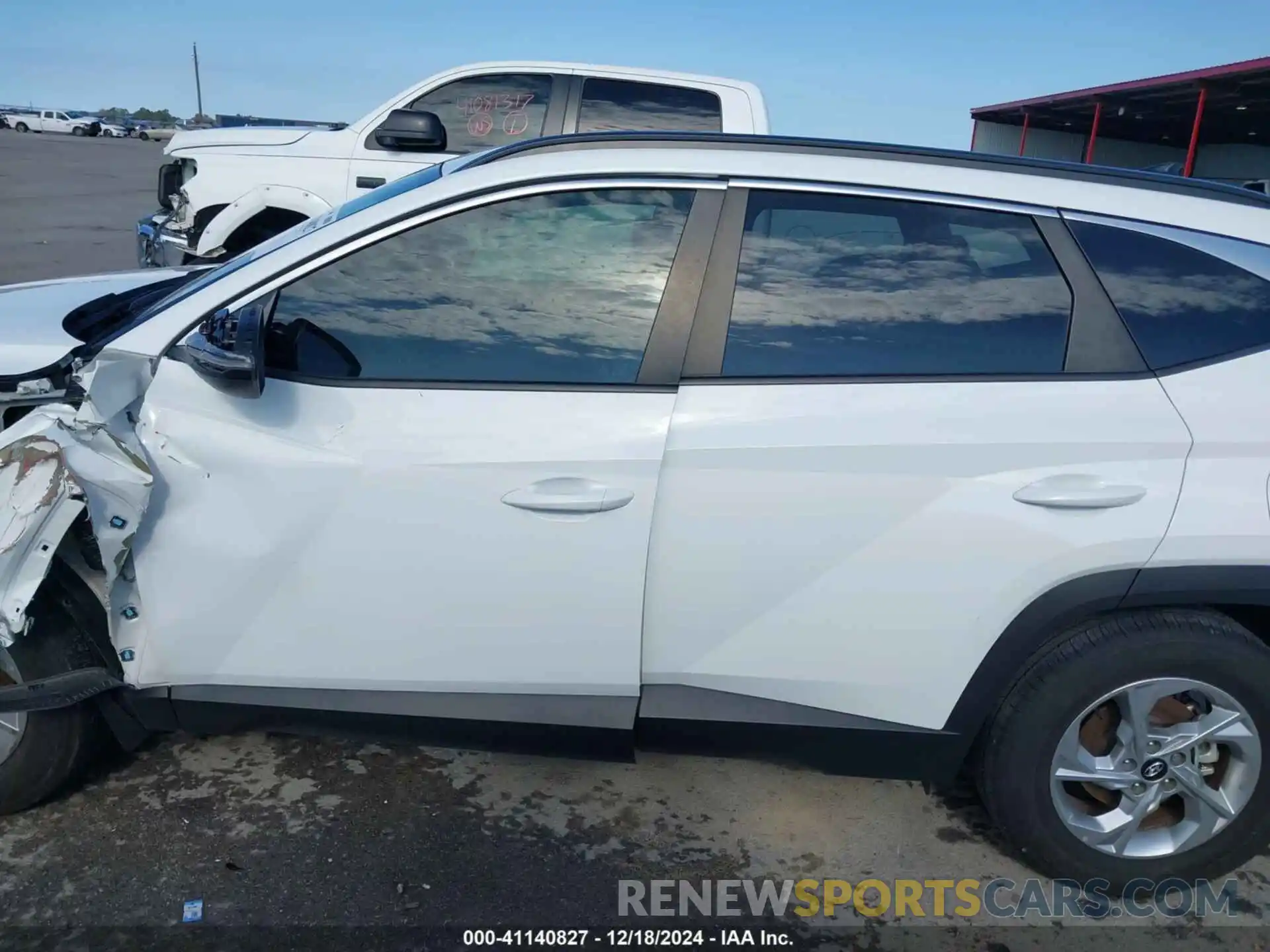 14 Photograph of a damaged car 5NMJB3AE7PH240148 HYUNDAI TUCSON 2023