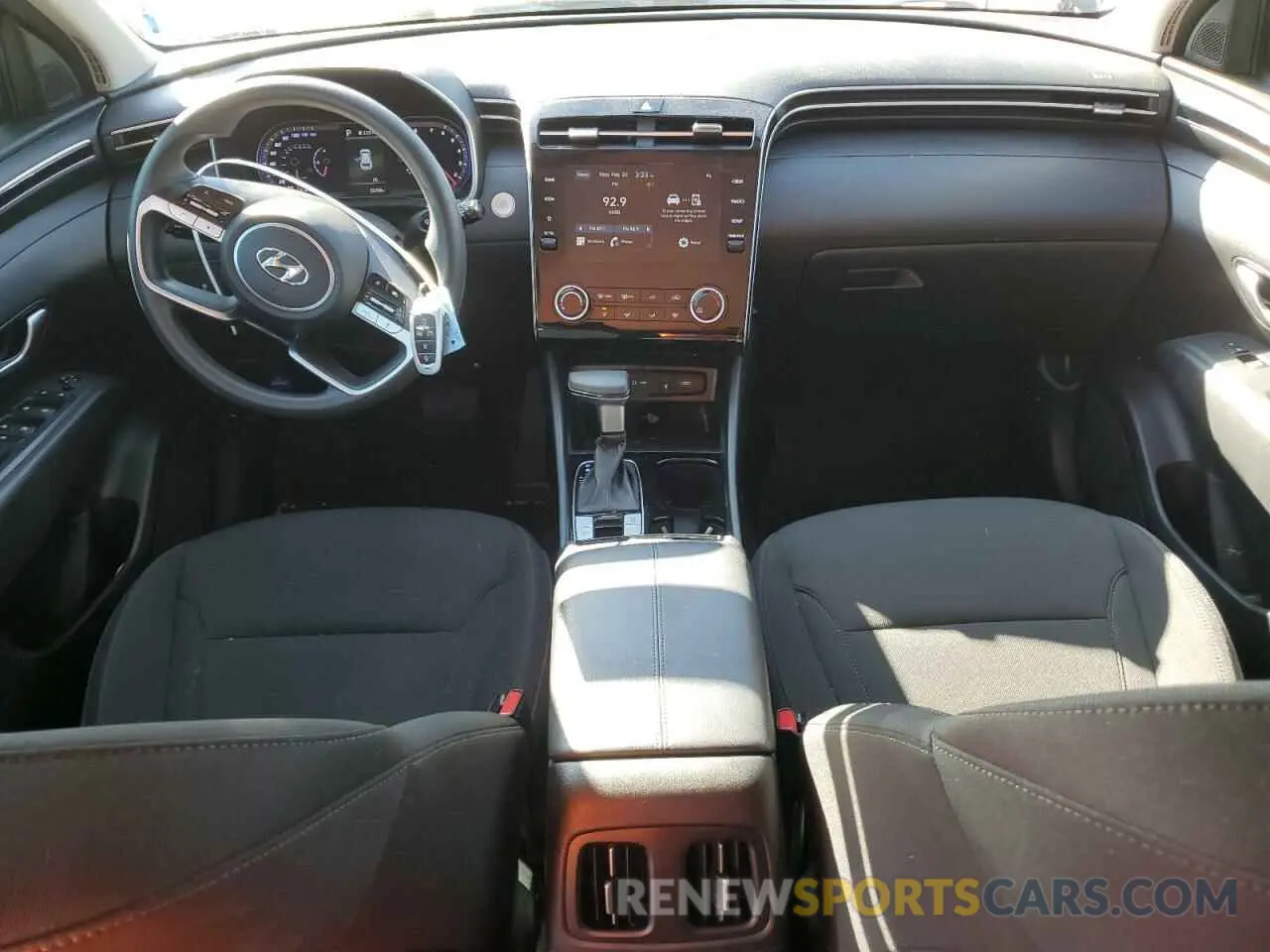 8 Photograph of a damaged car 5NMJB3AE8PH173592 HYUNDAI TUCSON 2023