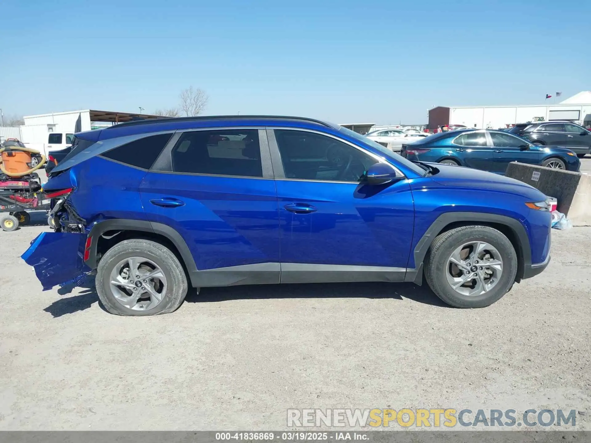 13 Photograph of a damaged car 5NMJB3AE9PH184794 HYUNDAI TUCSON 2023