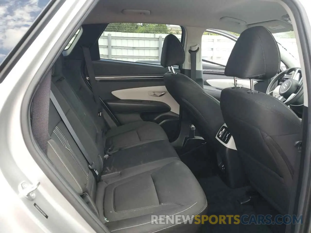 11 Photograph of a damaged car 5NMJB3AE9PH221472 HYUNDAI TUCSON 2023