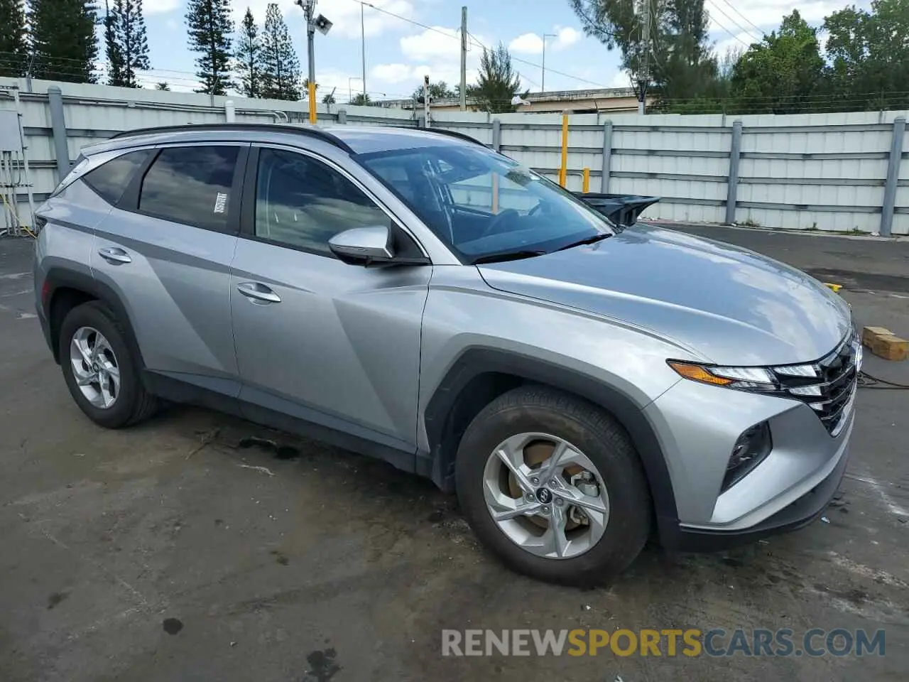 4 Photograph of a damaged car 5NMJB3AE9PH221472 HYUNDAI TUCSON 2023