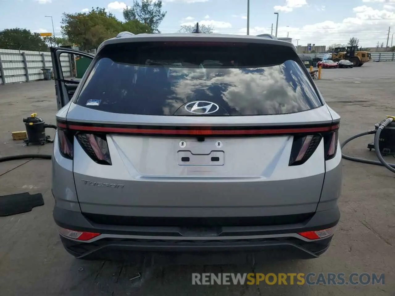 6 Photograph of a damaged car 5NMJB3AE9PH221472 HYUNDAI TUCSON 2023