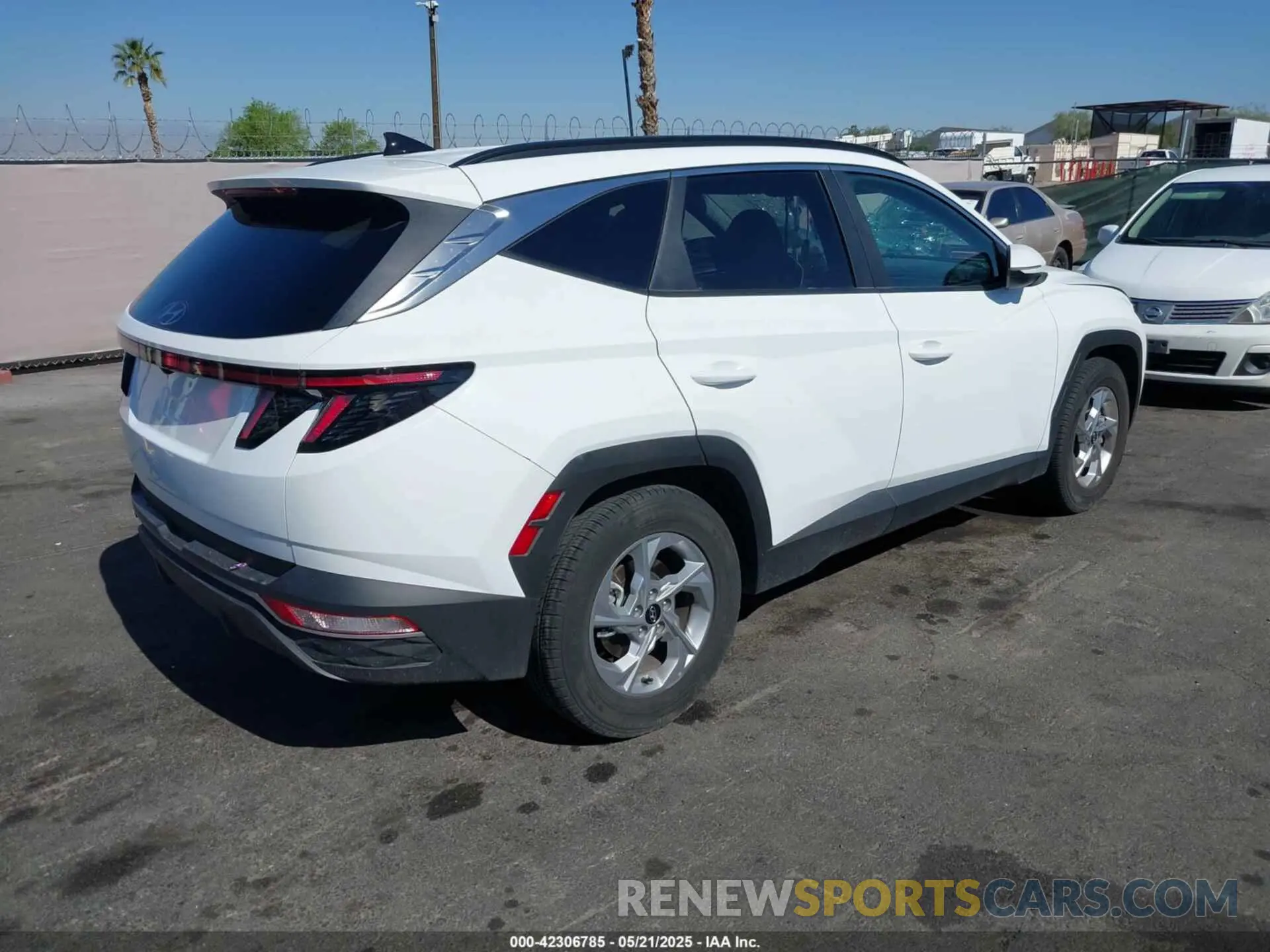 4 Photograph of a damaged car 5NMJB3AE9PH221794 HYUNDAI TUCSON 2023