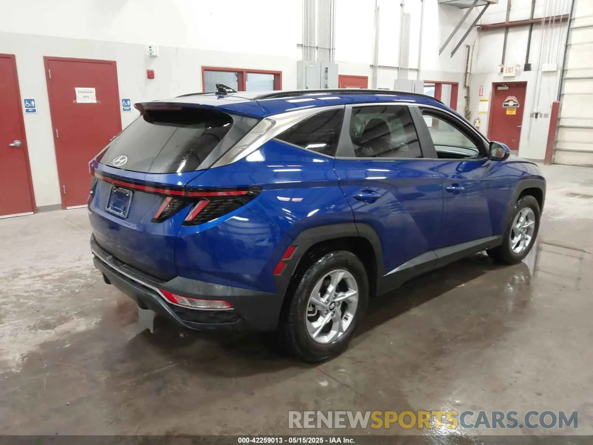 4 Photograph of a damaged car 5NMJB3AEXPH163775 HYUNDAI TUCSON 2023