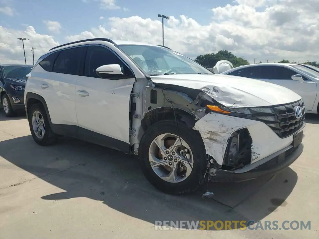 4 Photograph of a damaged car 5NMJB3AEXPH195674 HYUNDAI TUCSON 2023