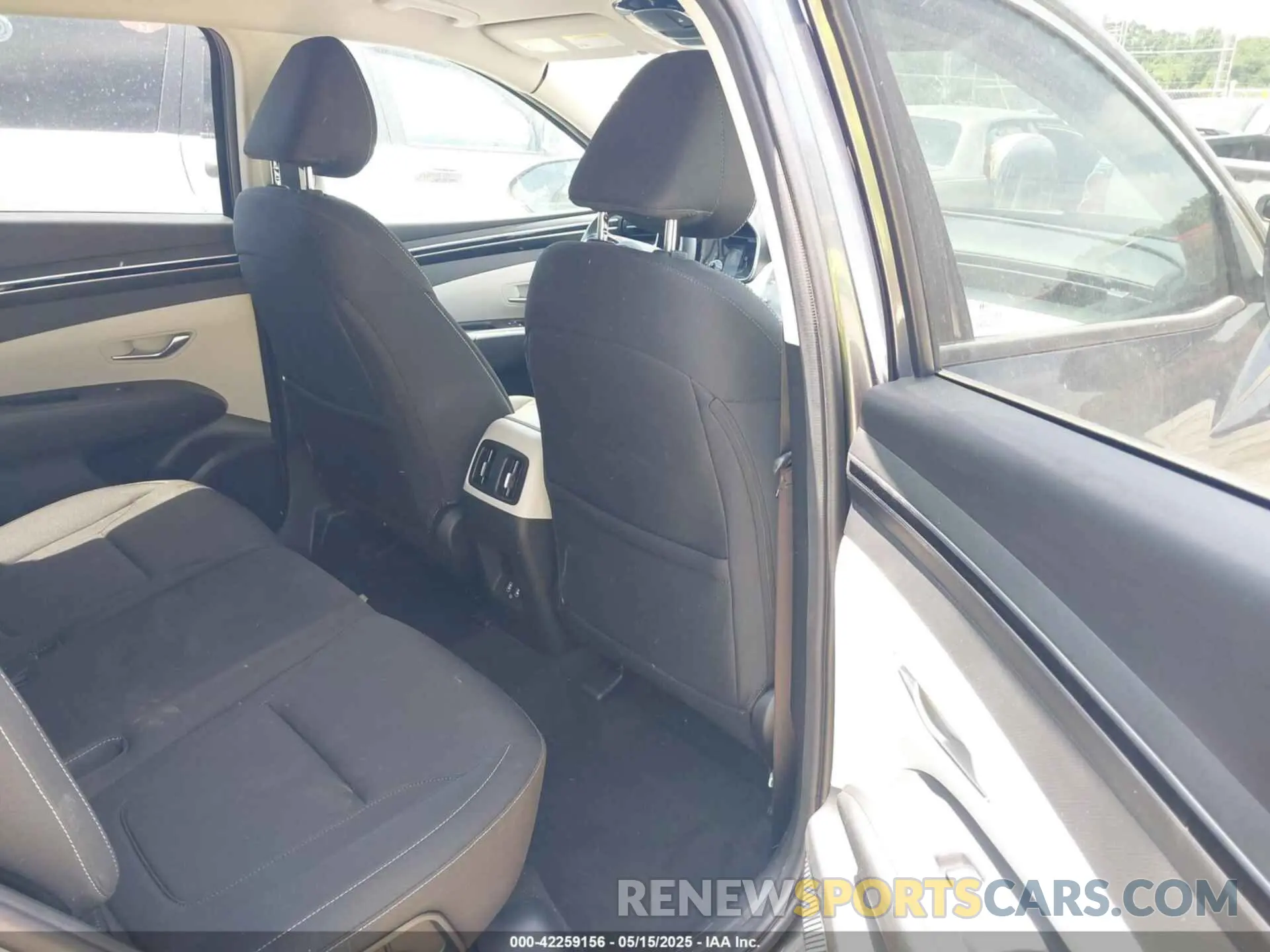 8 Photograph of a damaged car 5NMJB3AEXPH292289 HYUNDAI TUCSON 2023