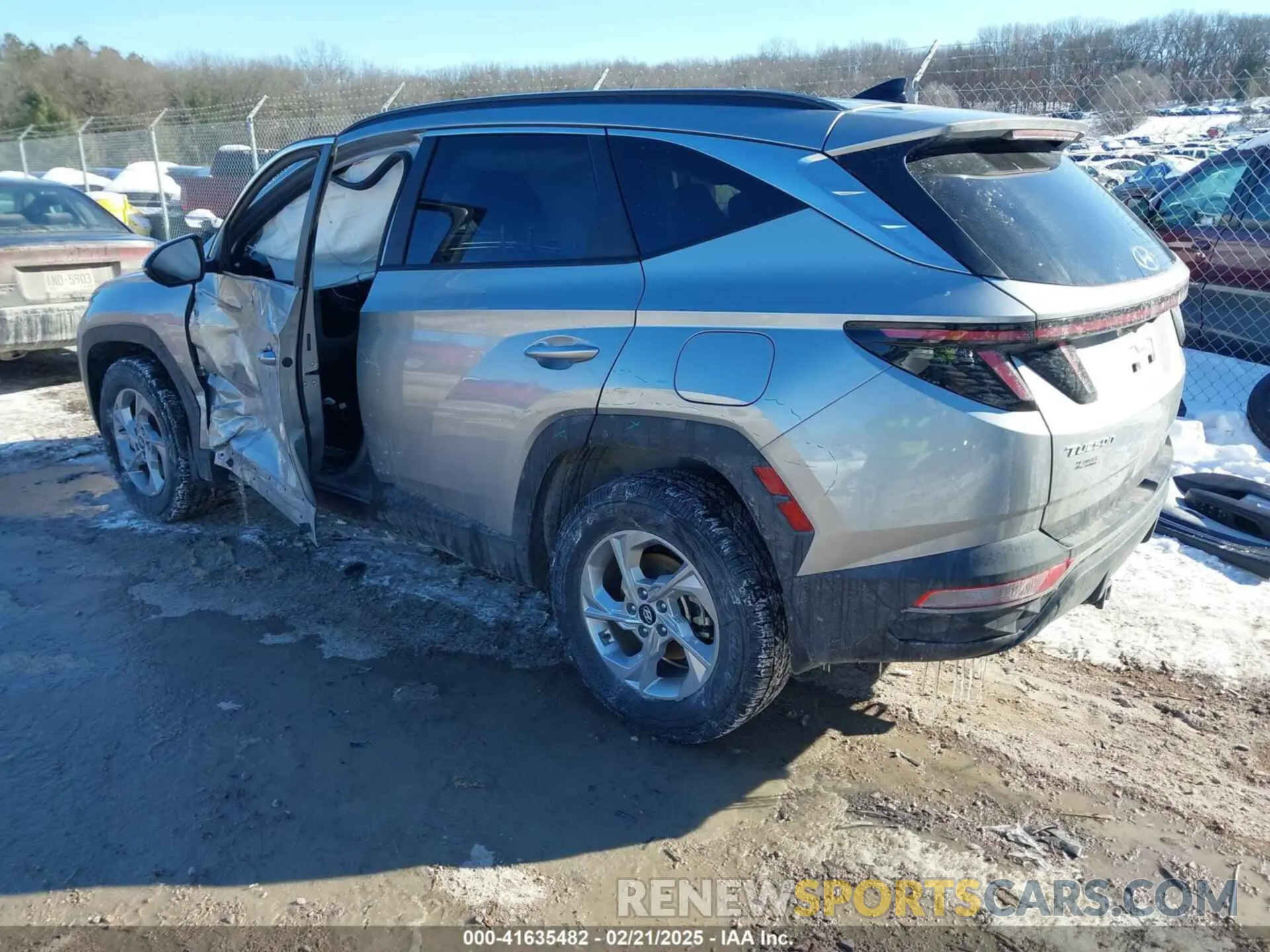 3 Photograph of a damaged car 5NMJBCAE0PH248494 HYUNDAI TUCSON 2023