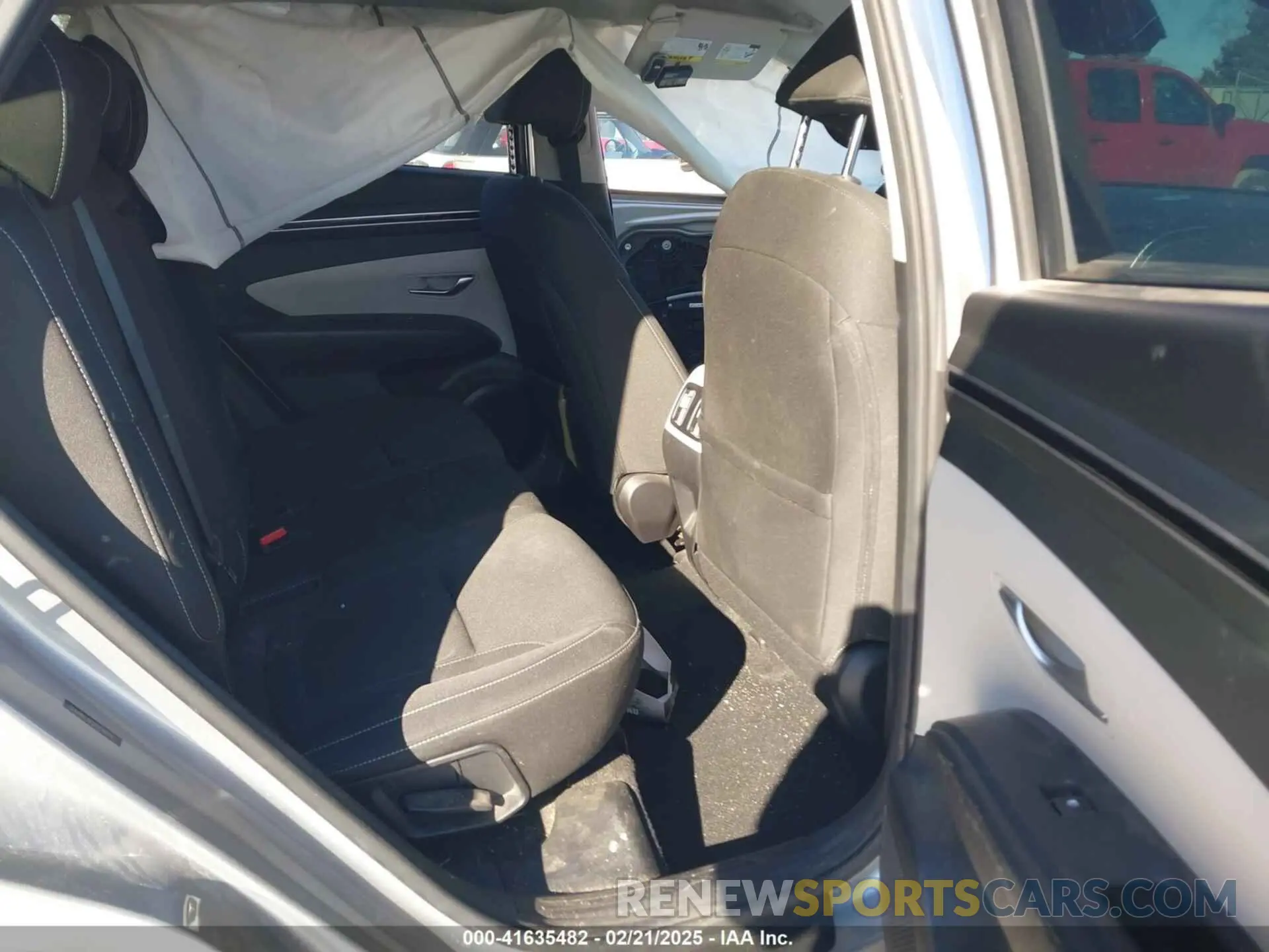 8 Photograph of a damaged car 5NMJBCAE0PH248494 HYUNDAI TUCSON 2023