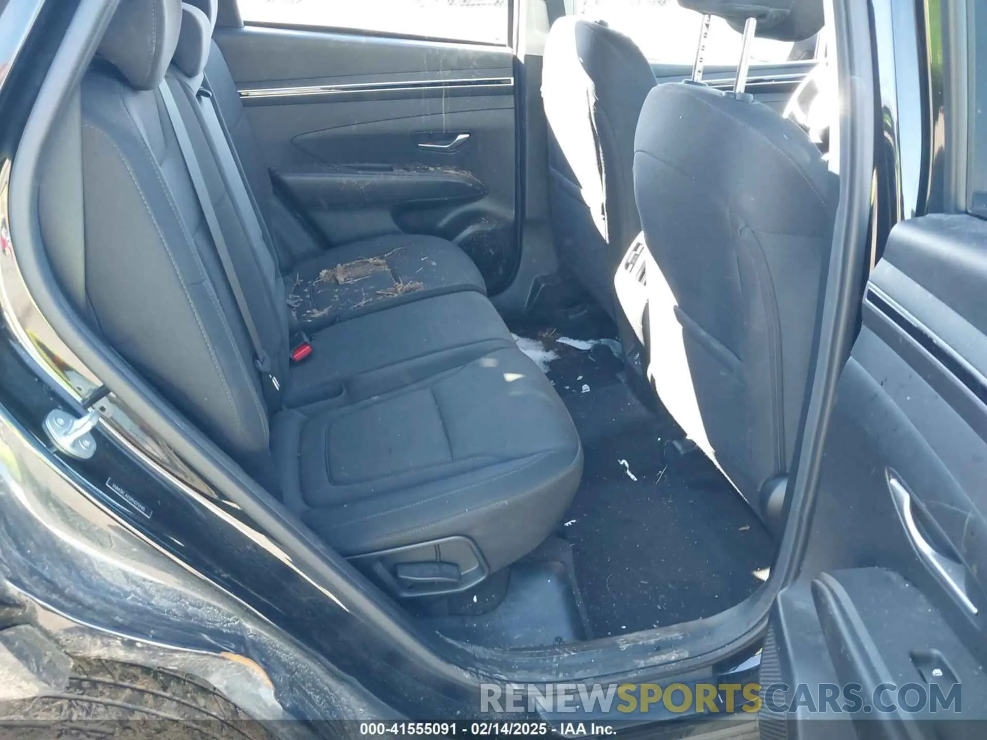 8 Photograph of a damaged car 5NMJBCAE0PH275940 HYUNDAI TUCSON 2023
