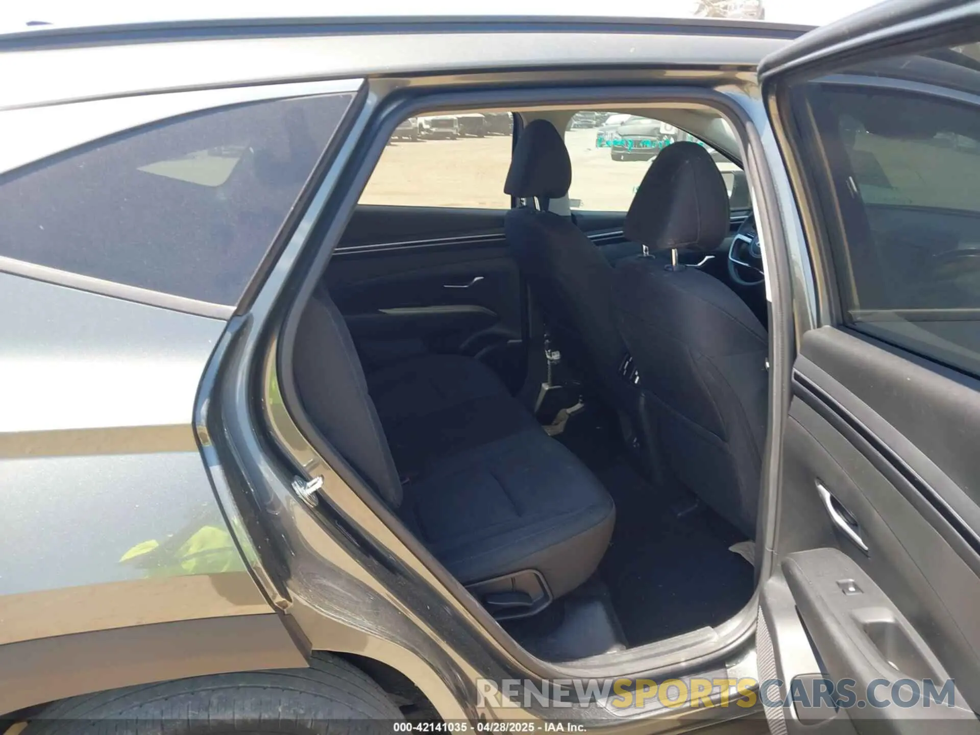 8 Photograph of a damaged car 5NMJBCAE1PH211230 HYUNDAI TUCSON 2023