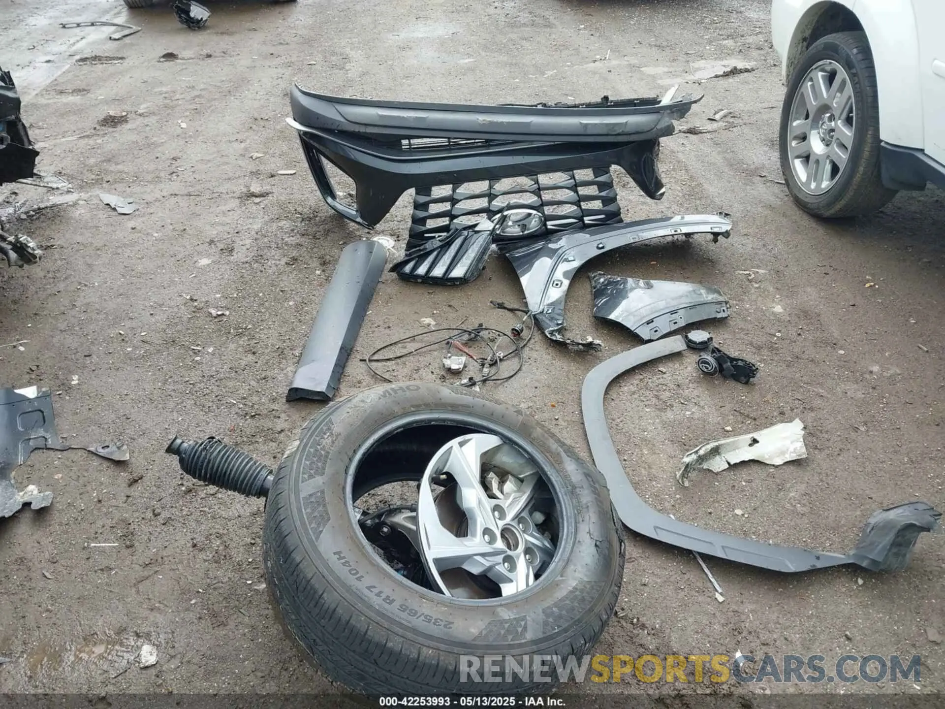 12 Photograph of a damaged car 5NMJBCAE1PH236340 HYUNDAI TUCSON 2023