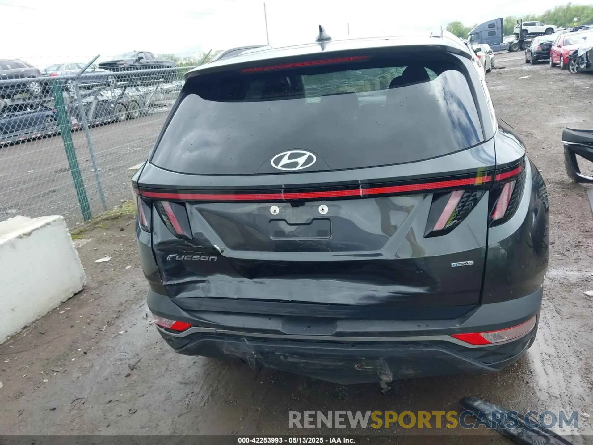 17 Photograph of a damaged car 5NMJBCAE1PH236340 HYUNDAI TUCSON 2023