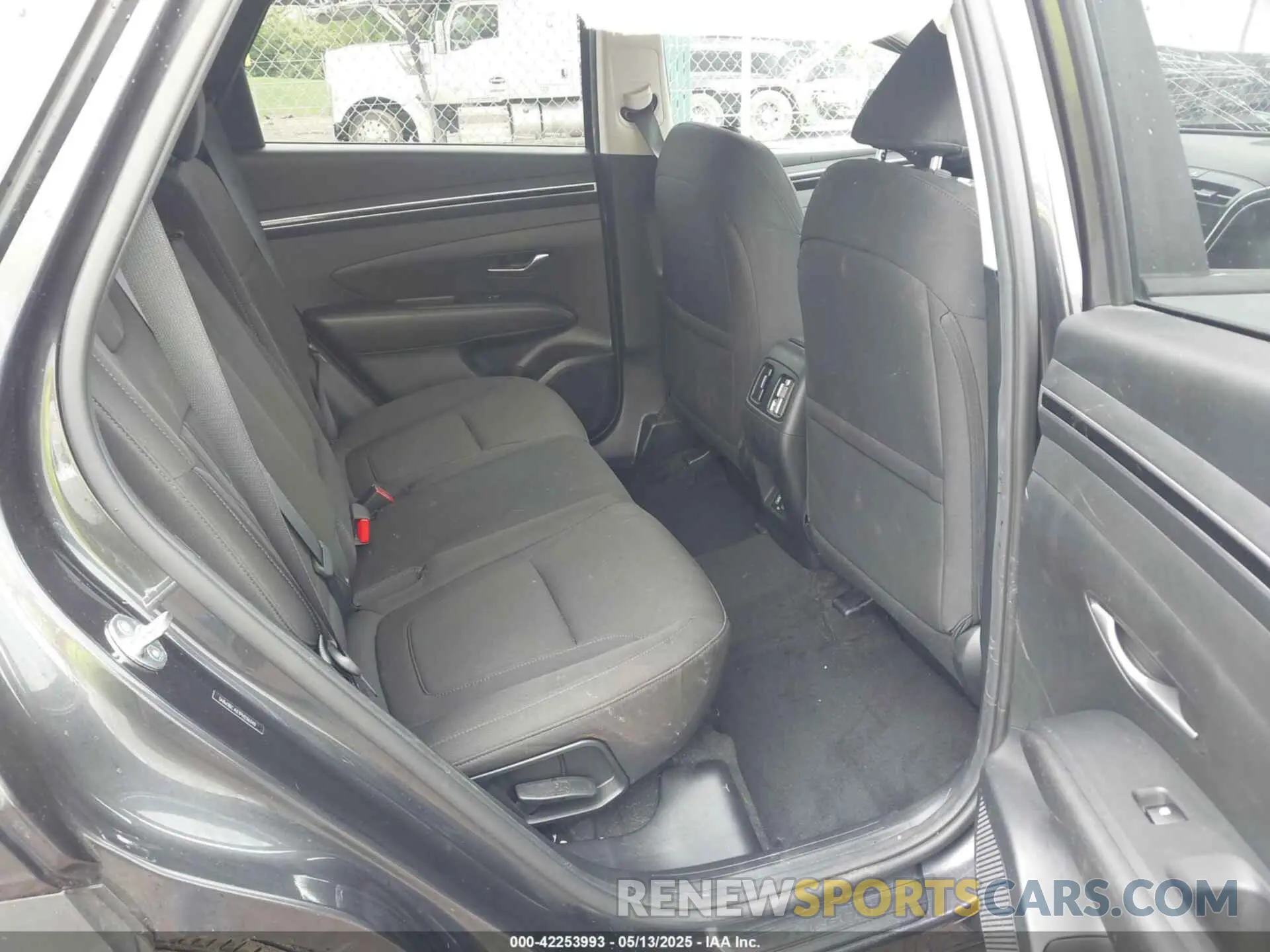 8 Photograph of a damaged car 5NMJBCAE1PH236340 HYUNDAI TUCSON 2023