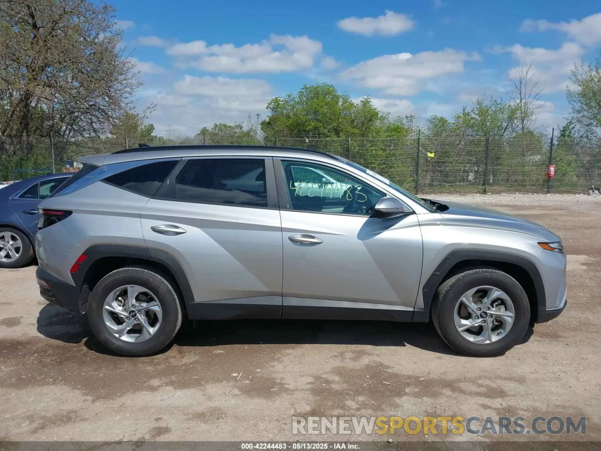 13 Photograph of a damaged car 5NMJBCAE1PH261268 HYUNDAI TUCSON 2023
